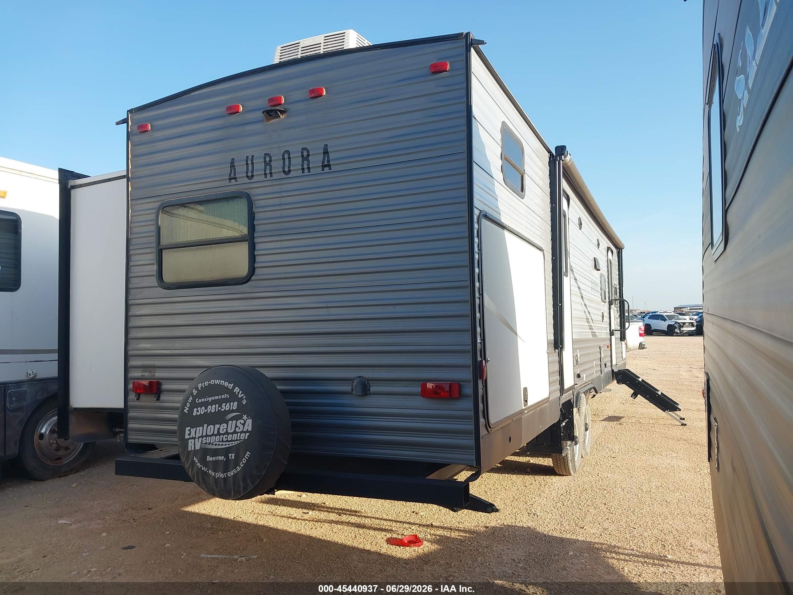 2020 Forest River Aurora VIN 5ZT2ARXB8LX018807 IAAI salvage auction — Hail, Salvage (Arizona), sold $10,075 on 2026-09-10 (photo 4)