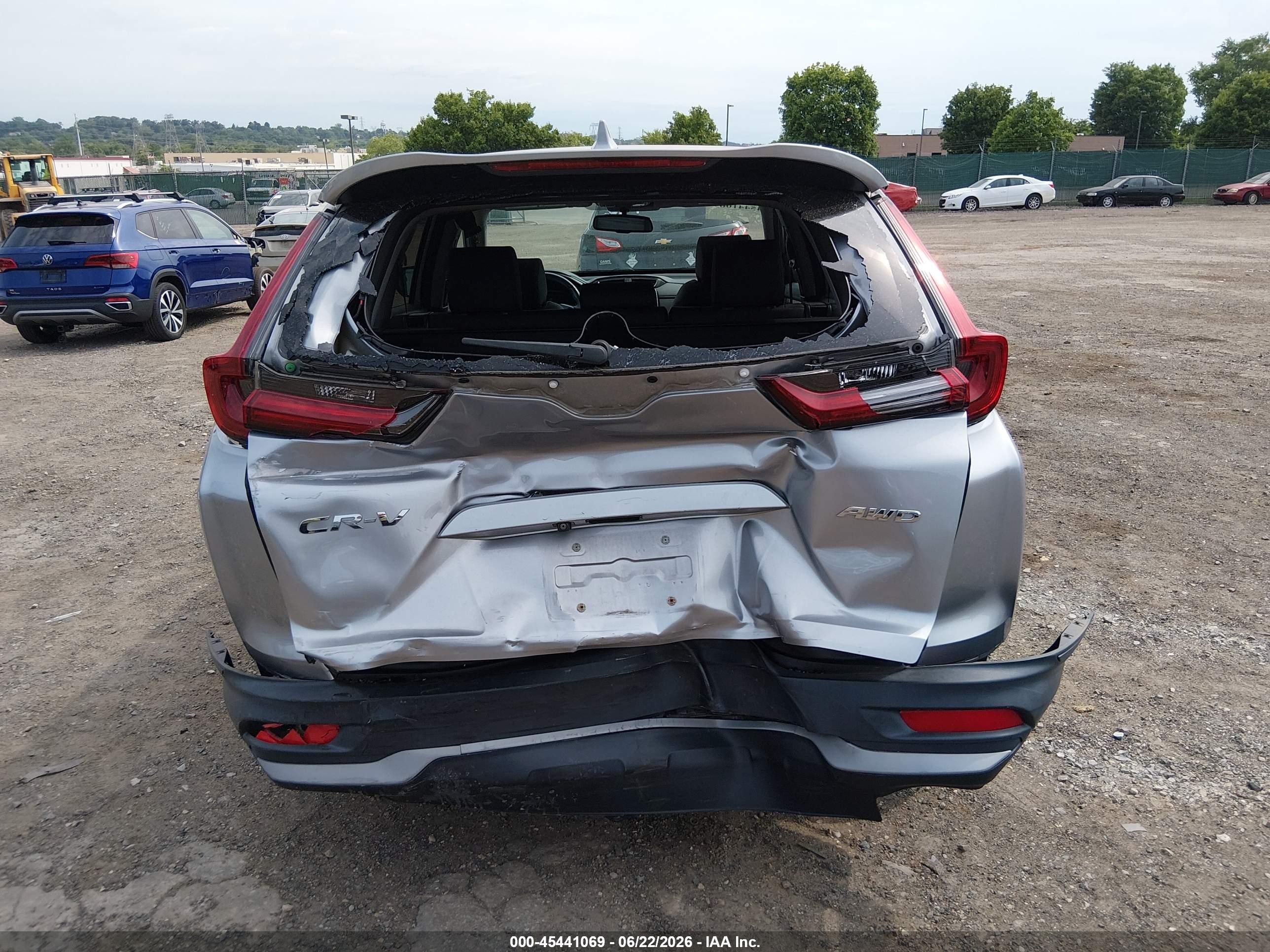 2020 Honda CR-V VIN 2HKRW2H82LH643467 IAAI salvage auction — Rear End, Salvage (Pennsylvania), sold $7,600 on 2026-07-07 (photo 6)
