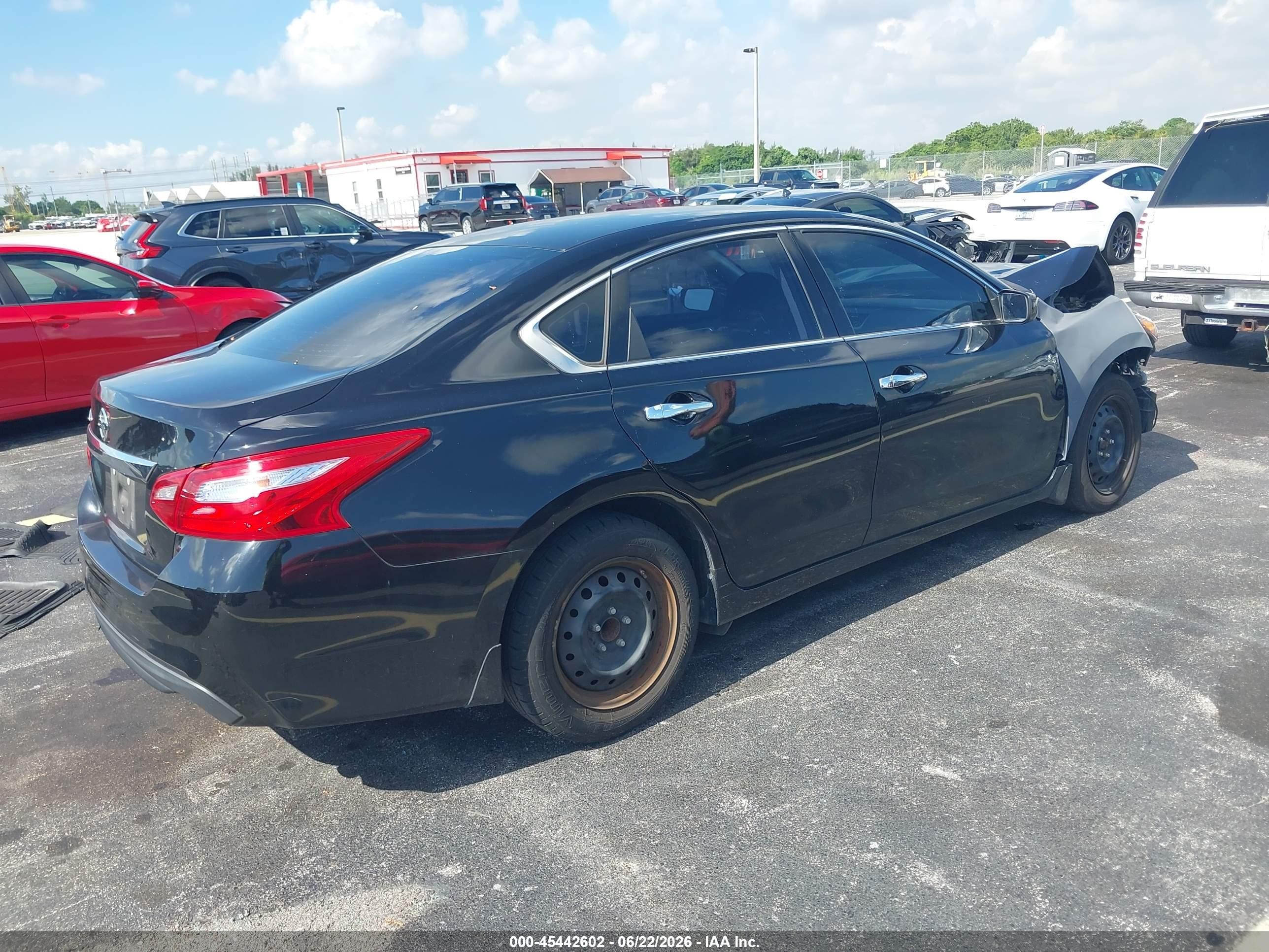 2017 Nissan Altima VIN 1N4AL3AP3HC489227 IAAI salvage auction — Front End, Rebuildable (Florida), sold $475 on 2026-09-03 (photo 4)