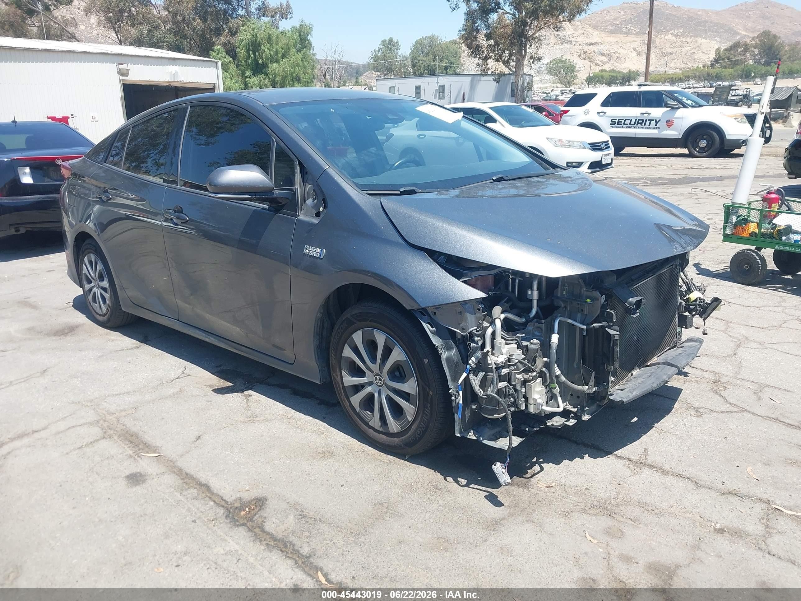 2020 Toyota Prius Prime VIN JTDKARFP5L3137615 — IAAI salvage auction photo
