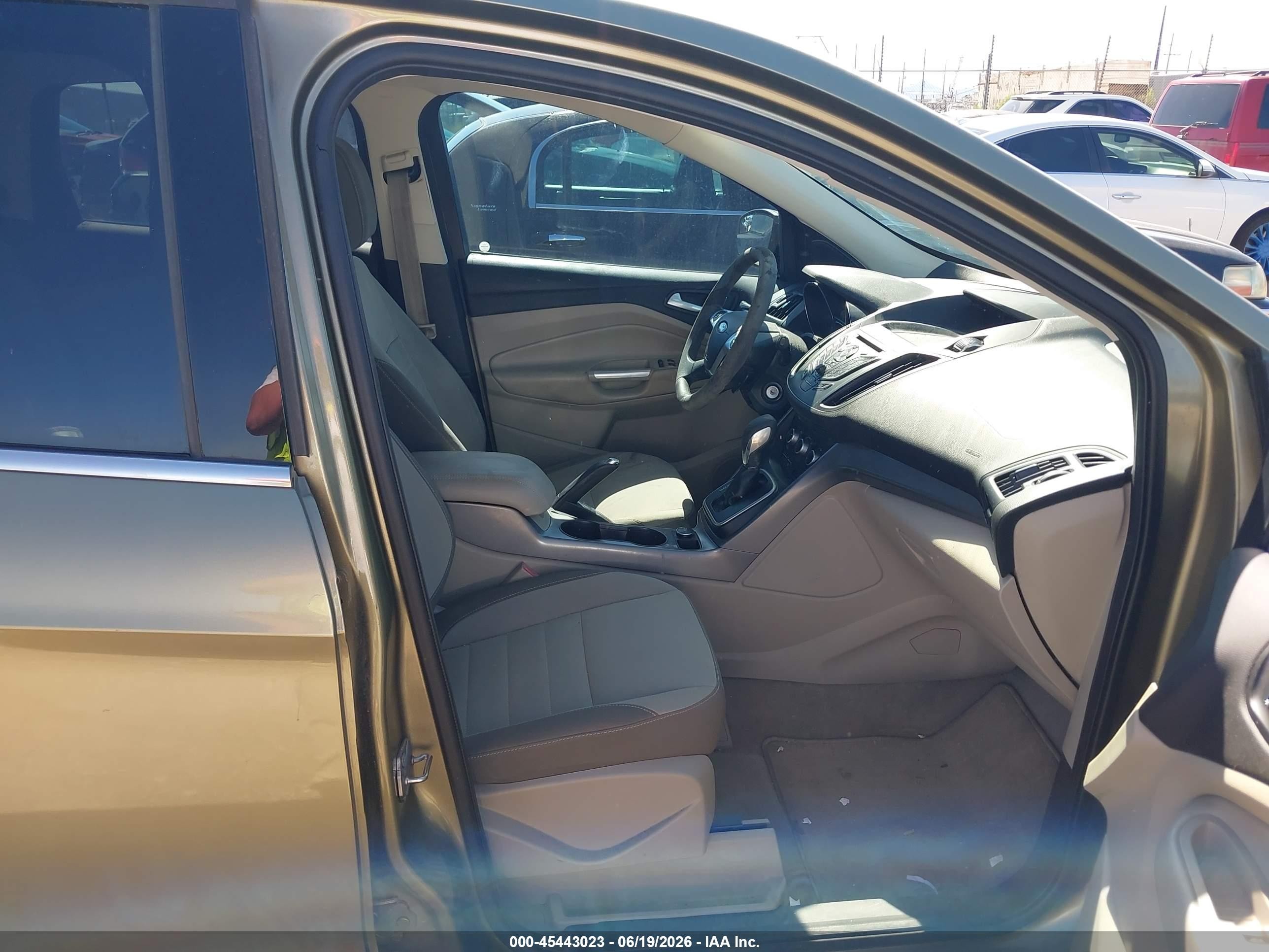 2013 Ford Escape VIN 1FMCU0GX2DUB97025 IAAI salvage auction — Normal Wear, Clear-Dealer Only (Arizona), sold $800 on 2026-07-09 (photo 5)