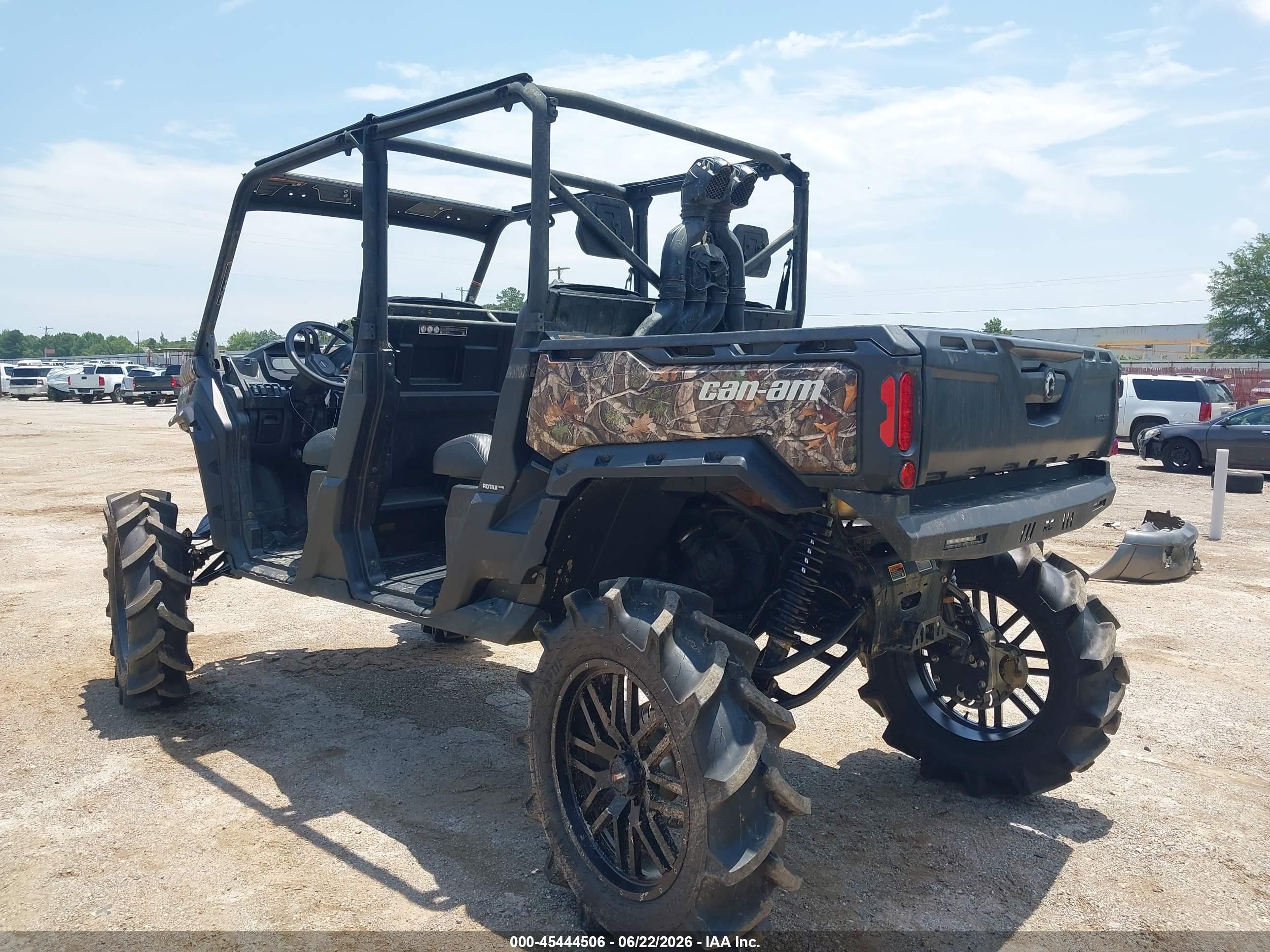 2024 Can-am/ brp VIN 3JBUAAX48RK000172 IAAI salvage auction — Front End, Original (Texas), sold $8,050 on 2026-09-02 (photo 3)