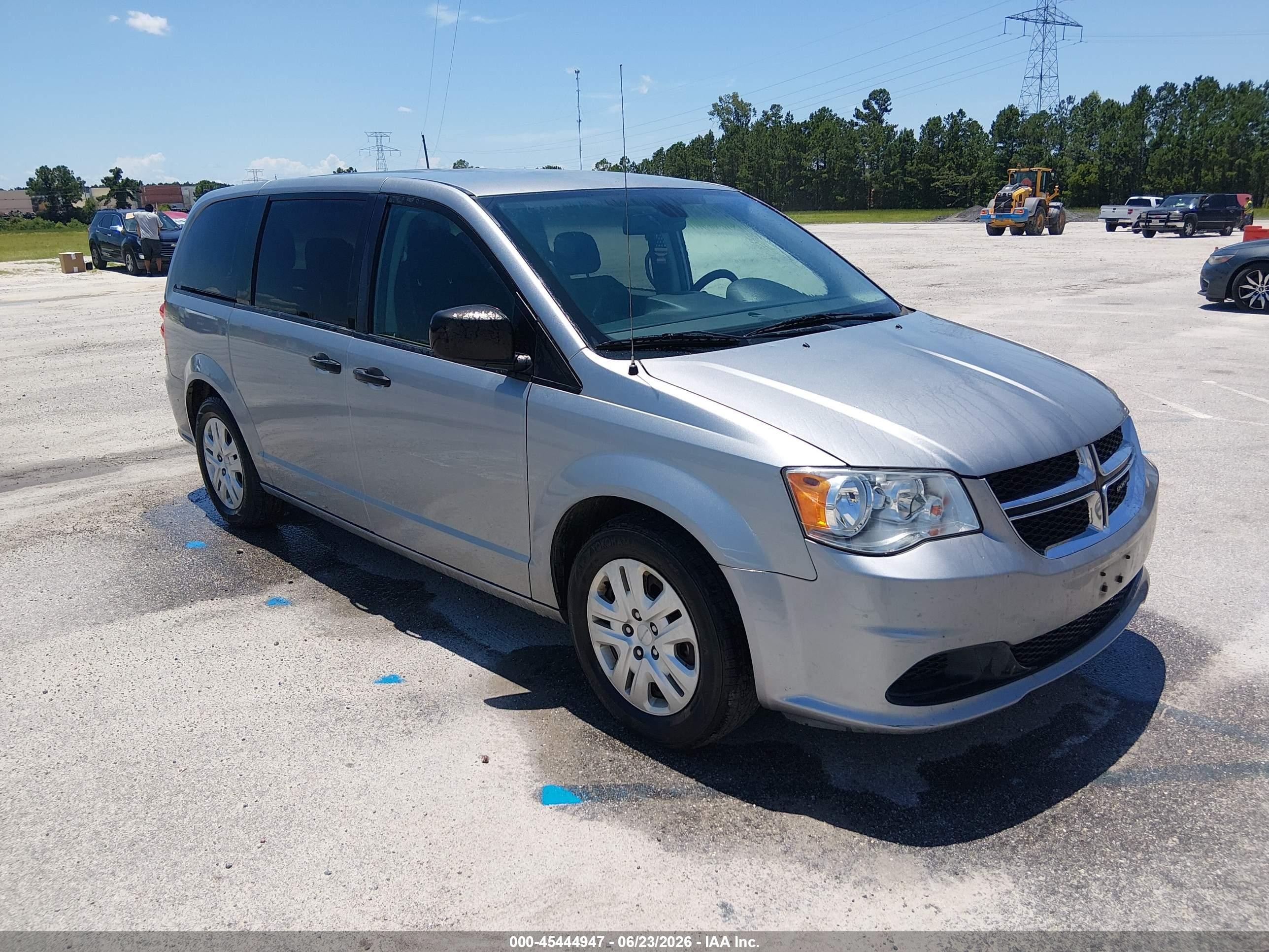 2019 Dodge Grand Caravan VIN 2C4RDGBG1KR679218 — IAAI salvage auction photo