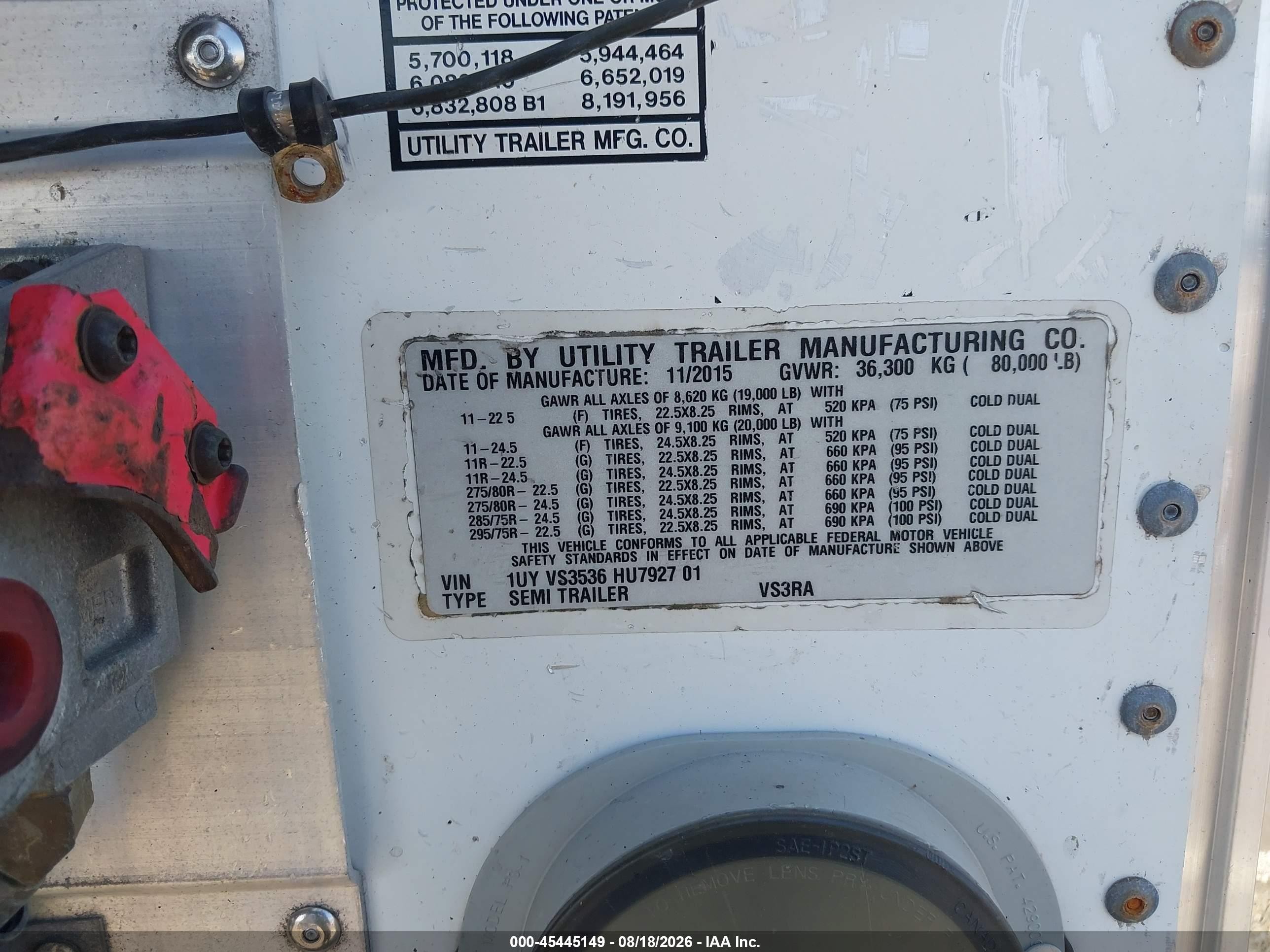 2017 Utility Trailer Mfg Unknown VIN 1UYVS3536HU792701 IAAI salvage auction — Side, Salvage (Oregon), sold $9,600 on 2026-10-06 (photo 9)