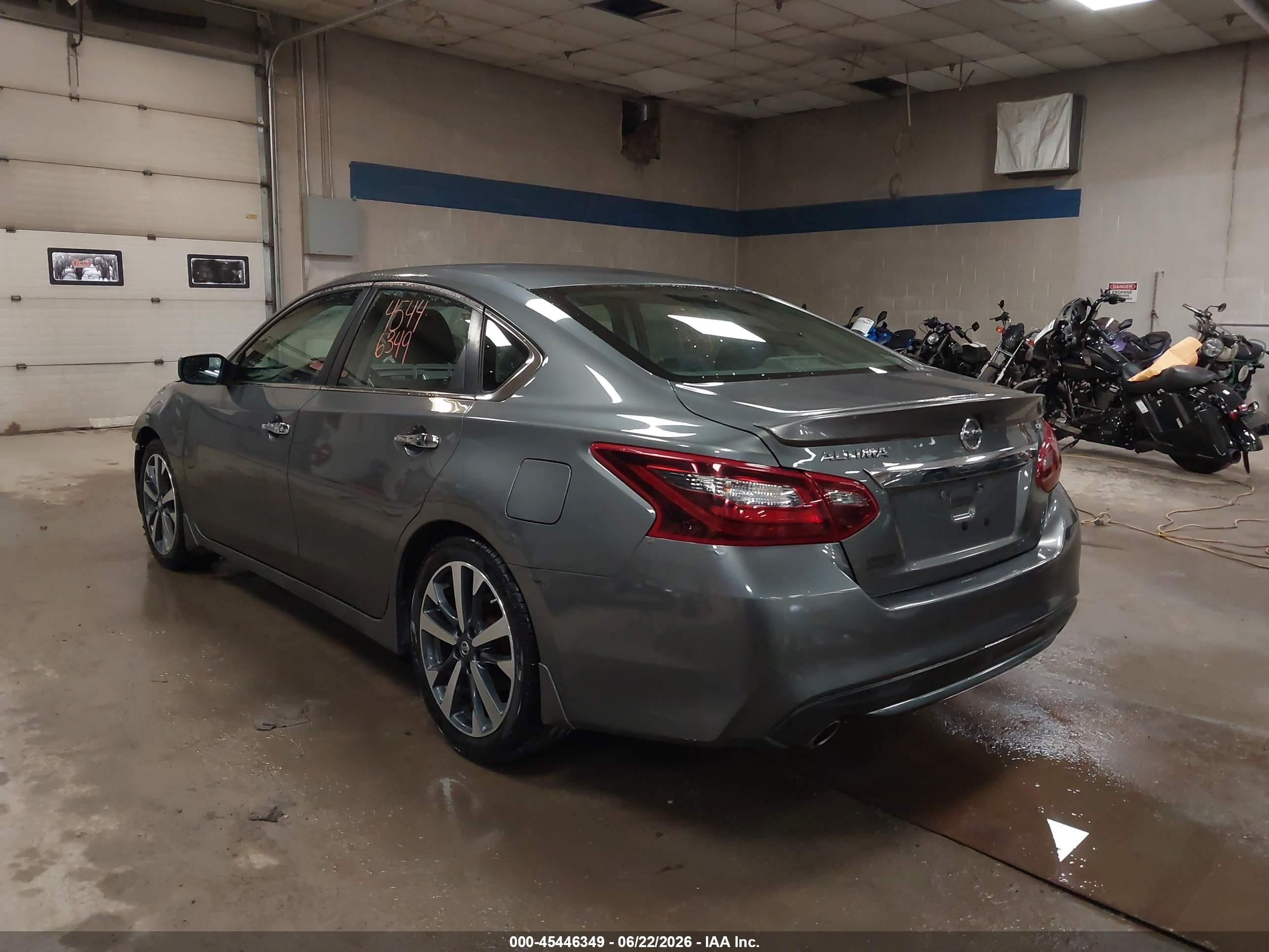 2017 Nissan Altima VIN 1N4AL3AP7HC233723 IAAI salvage auction — Front End, Salvage (Maine), sold $400 on 2026-09-12 (photo 3)