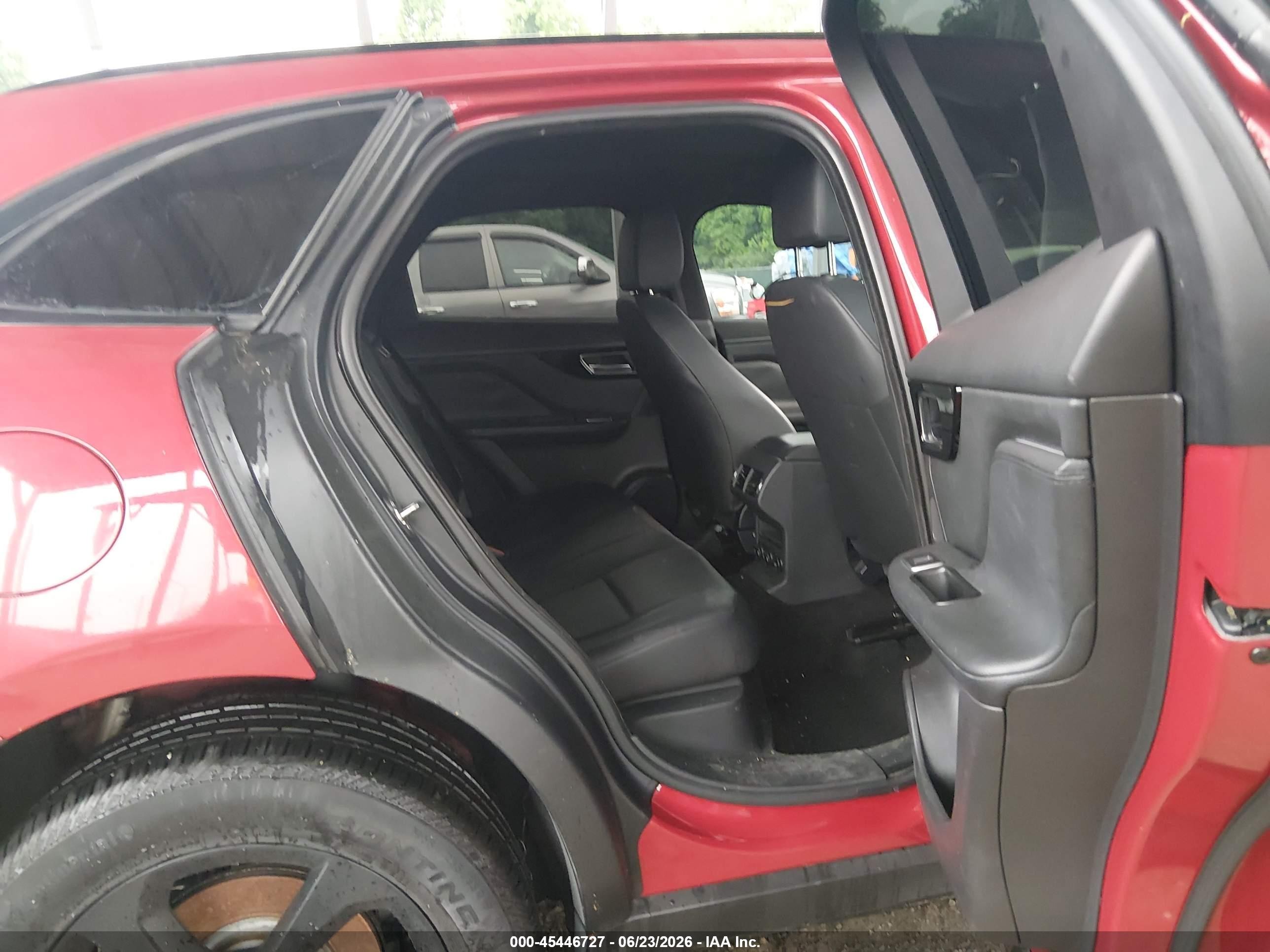 2017 Jaguar F-pace VIN SADCJ2BV6HA894028 IAAI salvage auction — Side, Salvage - Greater Than 75% (Maryland), sold $15,800 on 2020-07-24 (photo 8)