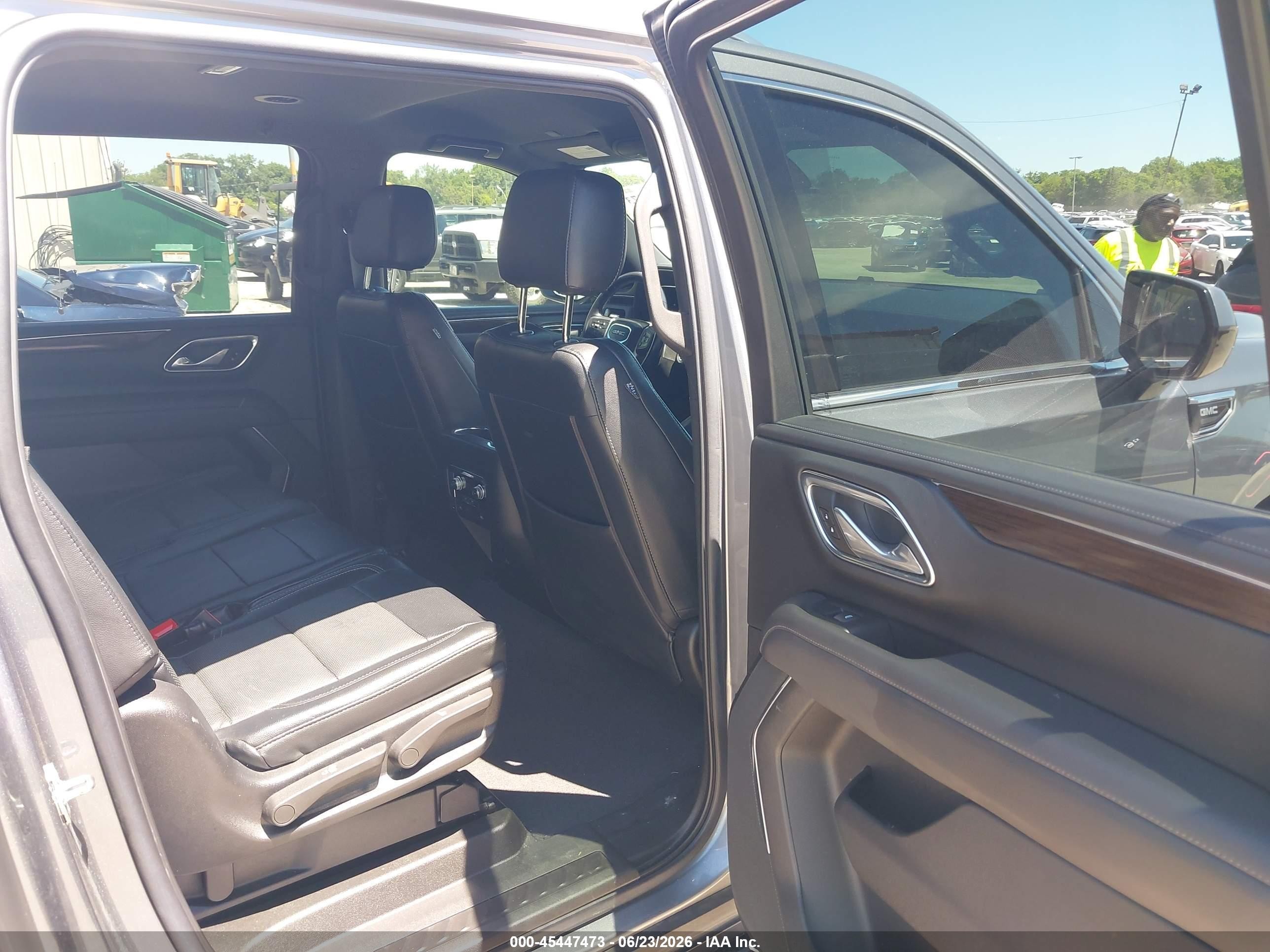 2022 GMC Yukon XL VIN 1GKS2FKD0NR121348 IAAI salvage auction — Top/Roof, Salvage (Idaho), sold $25,750 on 2026-08-21 (photo 8)