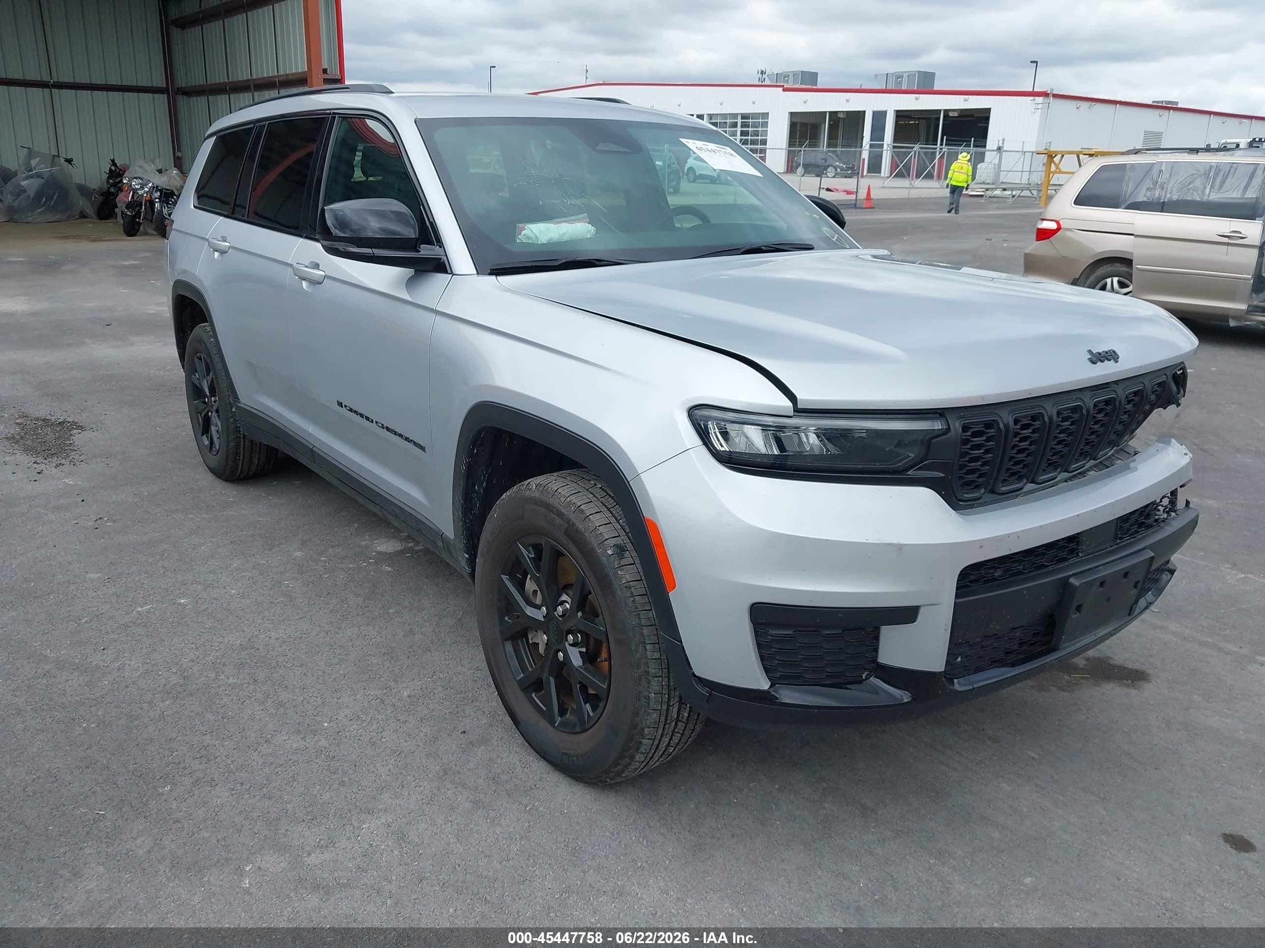 2025 Jeep Grand Cherokee L VIN 1C4RJKAG9S8641390 — IAAI salvage auction photo