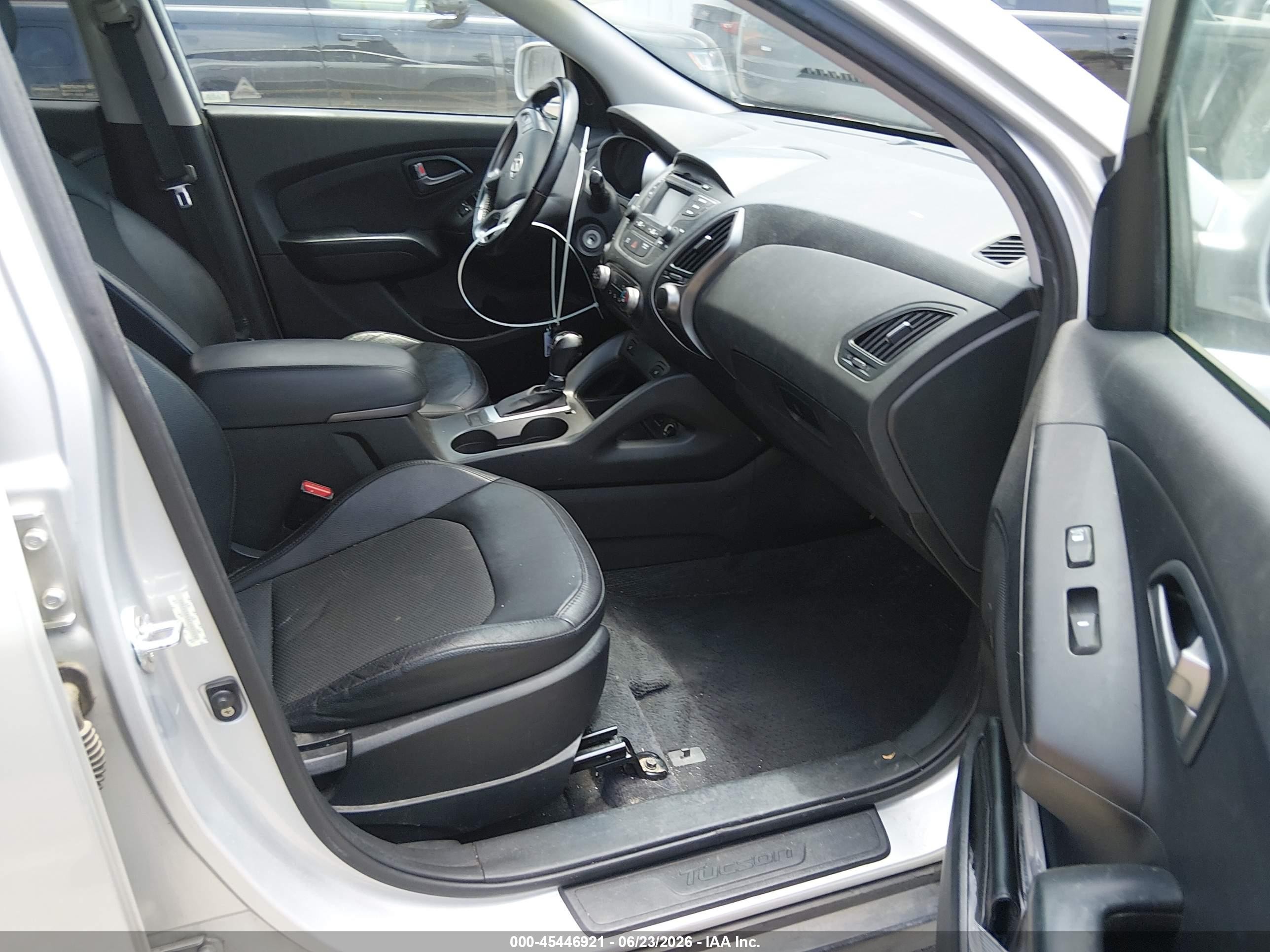 2014 Hyundai Tucson VIN KM8JU3AG6EU922032 IAAI salvage auction — Normal Wear, Clear - Dealer Only (California), sold $2,325 on 2026-07-09 (photo 5)