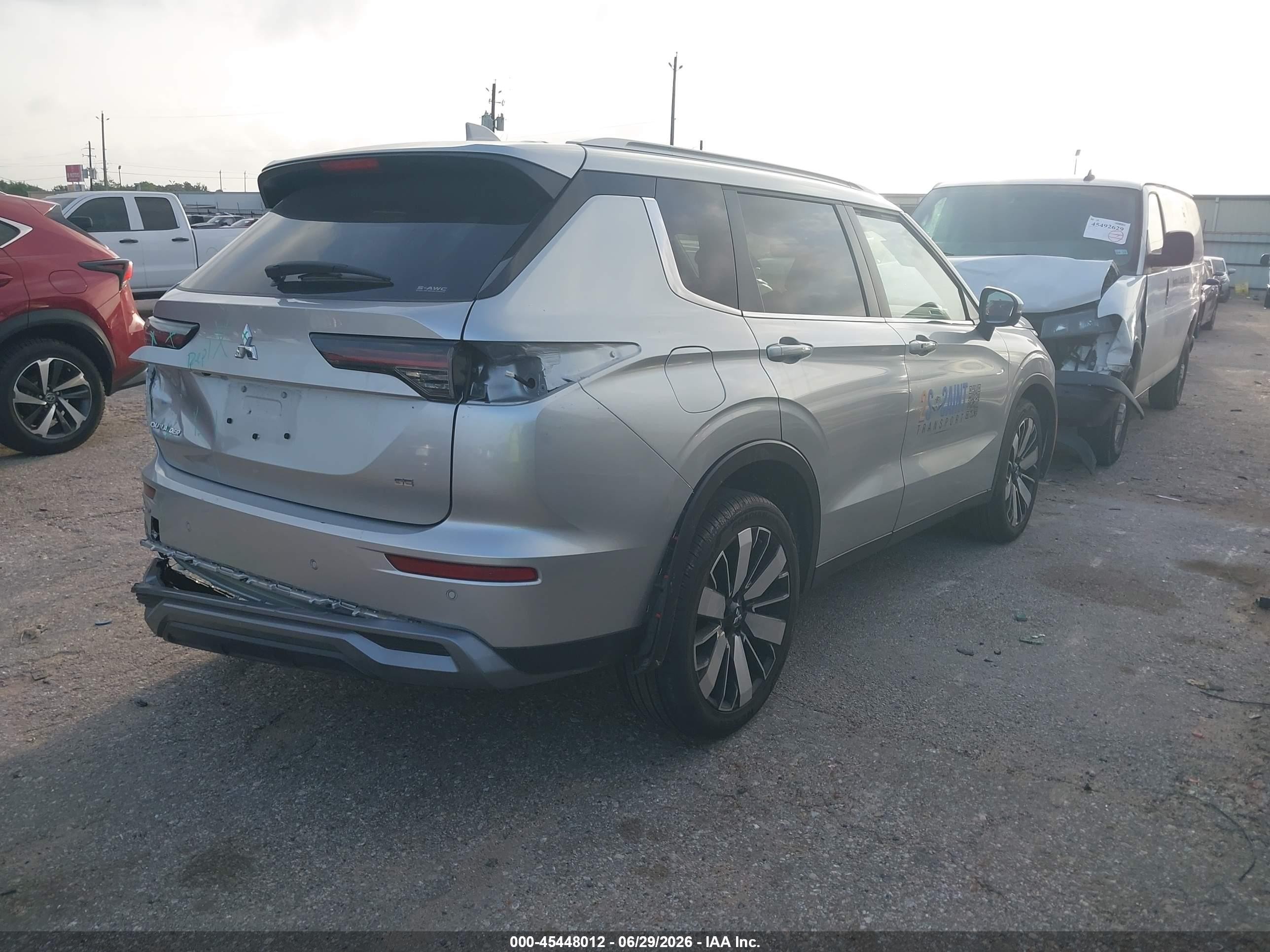 2025 Mitsubishi Outlander VIN JA4J4VA85SZ054011 IAAI salvage auction — Front & Rear, Original (Texas), sold $9,400 on 2026-09-11 (photo 4)