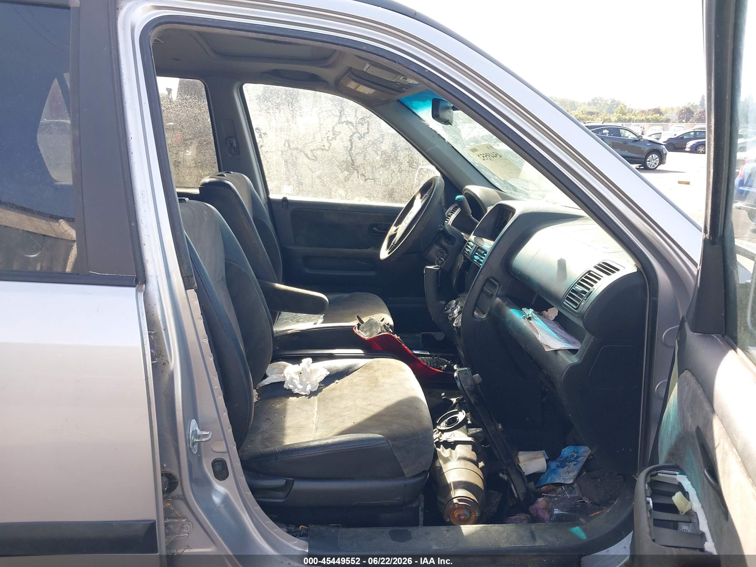 2002 Honda CR-V VIN JHLRD78822C079805 IAAI salvage auction — Normal Wear, Clear-Dealer Only (Washington), sold $225 on 2026-07-09 (photo 5)