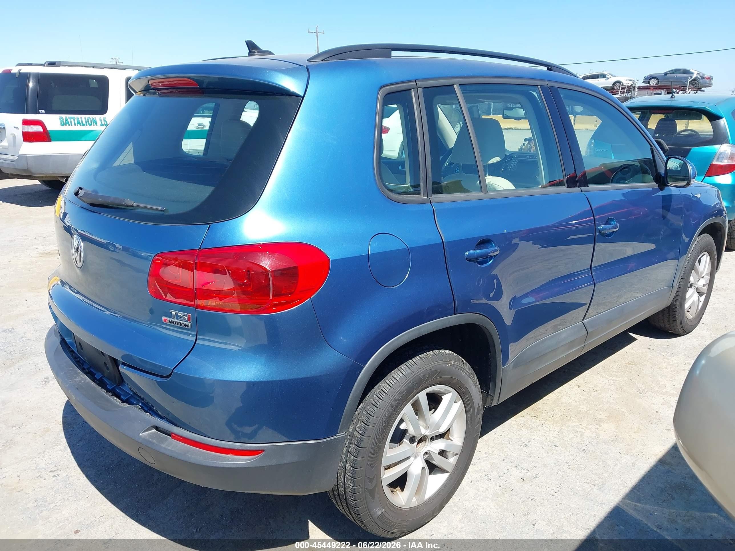 2017 Volkswagen Tiguan VIN WVGBV7AX7HK020045 IAAI salvage auction — Normal Wear, Clear - Dealer Only (California), sold $1,800 on 2026-07-09 (photo 4)