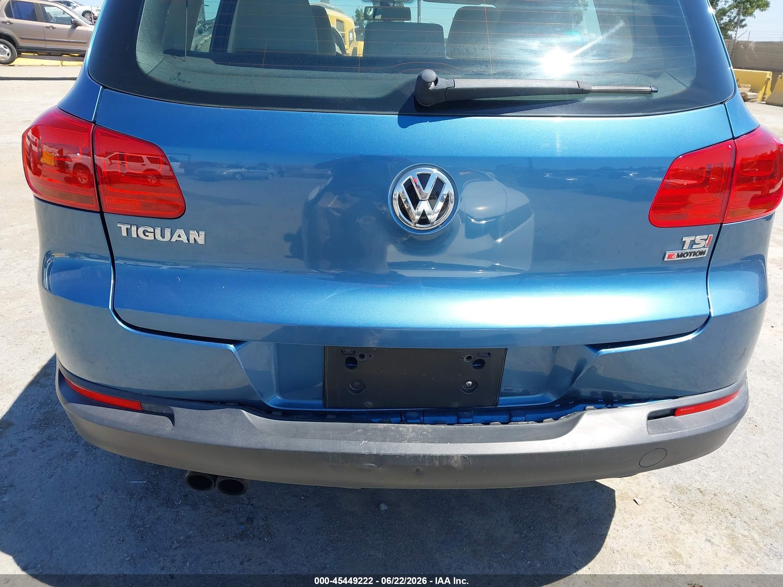 2017 Volkswagen Tiguan VIN WVGBV7AX7HK020045 IAAI salvage auction — Normal Wear, Clear - Dealer Only (California), sold $1,800 on 2026-07-09 (photo 6)