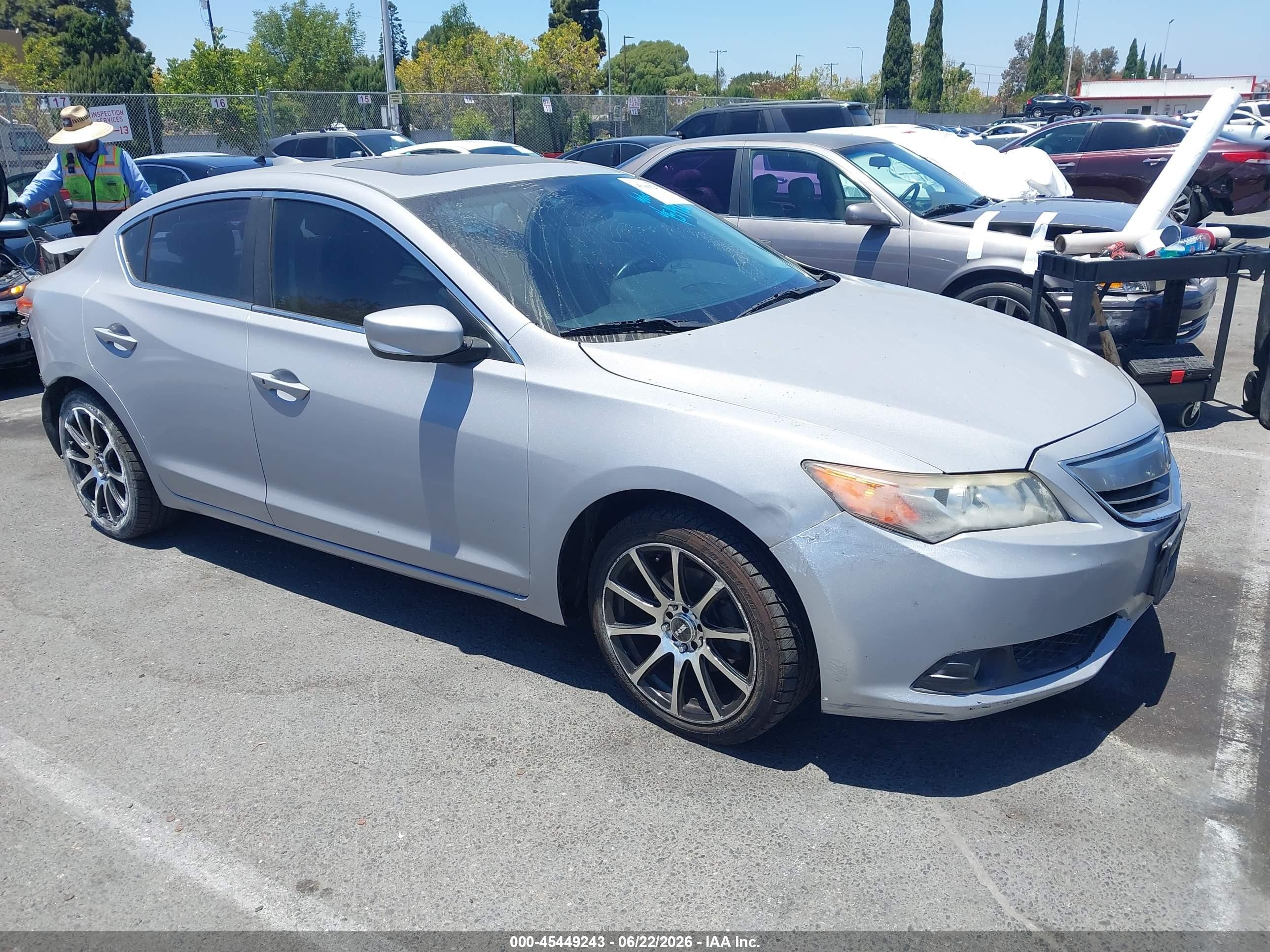 2013 Acura ILX VIN 19VDE1F54DE021287 IAAI salvage auction — Normal Wear, Salvage Title - Dealer (California), sold $1,100 on 2026-07-07 (photo 1)