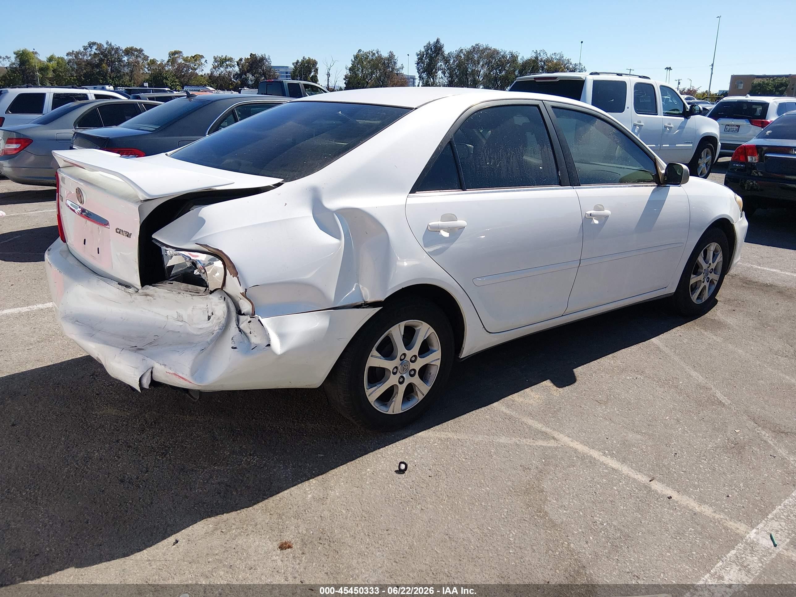 2004 Toyota Camry VIN JTDBE32K140276929 IAAI salvage auction — Normal Wear, Salvage (California), sold $600 on 2026-07-09 (photo 4)