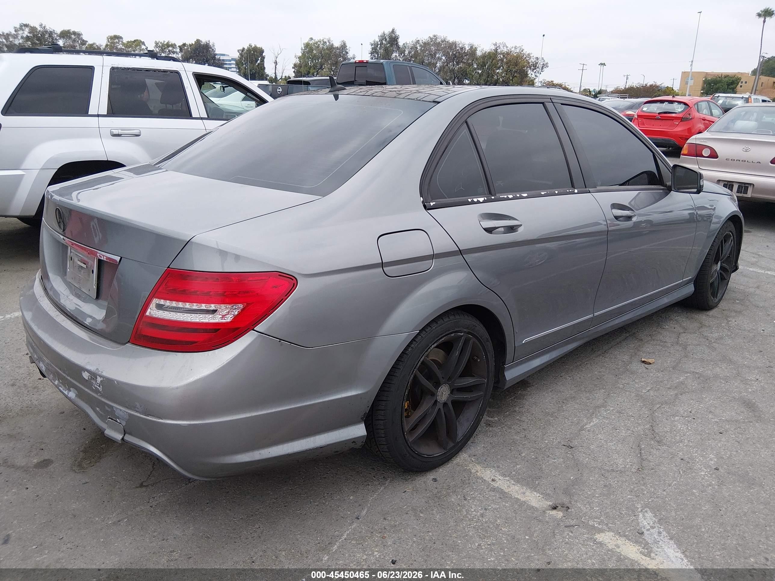 2012 Mercedes-Benz C-Class VIN WDDGF4HB3CR220099 IAAI salvage auction — Normal Wear, Clear - Dealer Only (California), sold $1,175 on 2026-07-06 (photo 4)