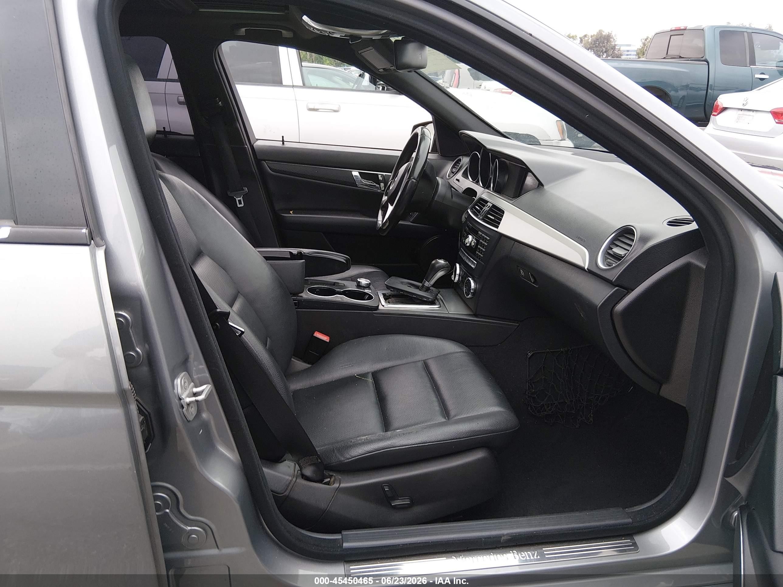 2012 Mercedes-Benz C-Class VIN WDDGF4HB3CR220099 IAAI salvage auction — Normal Wear, Clear - Dealer Only (California), sold $1,175 on 2026-07-06 (photo 5)