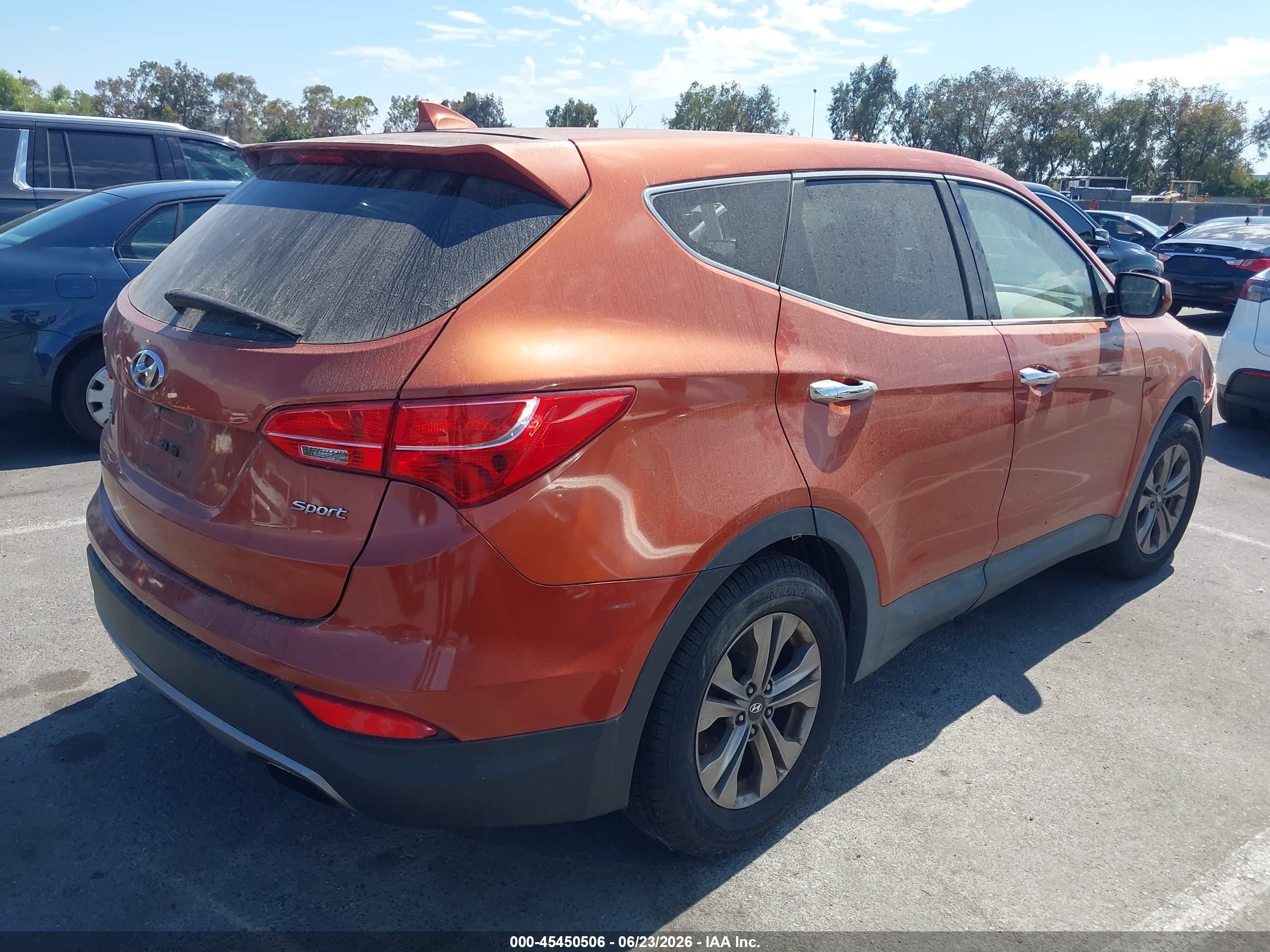 2016 Hyundai Santa Fe VIN 5XYZT3LBXGG326468 IAAI salvage auction — Normal Wear, Clear - Dealer Only (California), sold $350 on 2026-07-02 (photo 4)