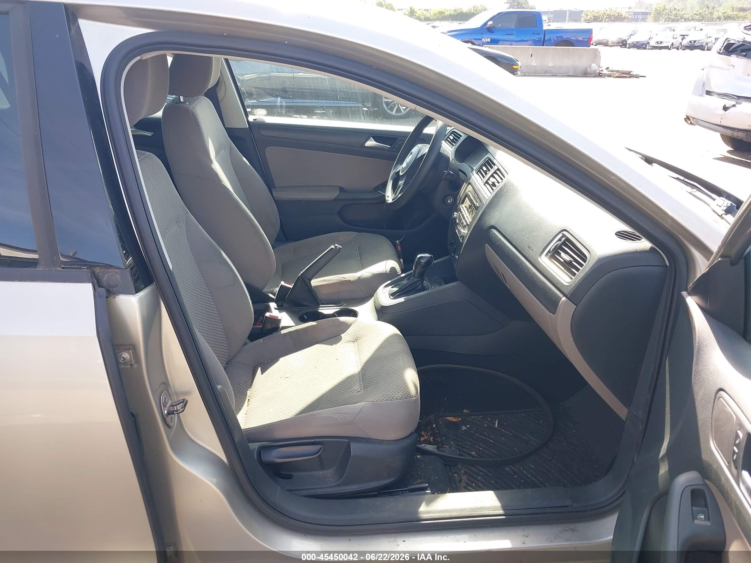 2013 Volkswagen Jetta VIN 3VW2K7AJ4DM218218 IAAI salvage auction — Normal Wear, Clear-Dealer Only (Oregon), sold $375 on 2026-07-09 (photo 5)