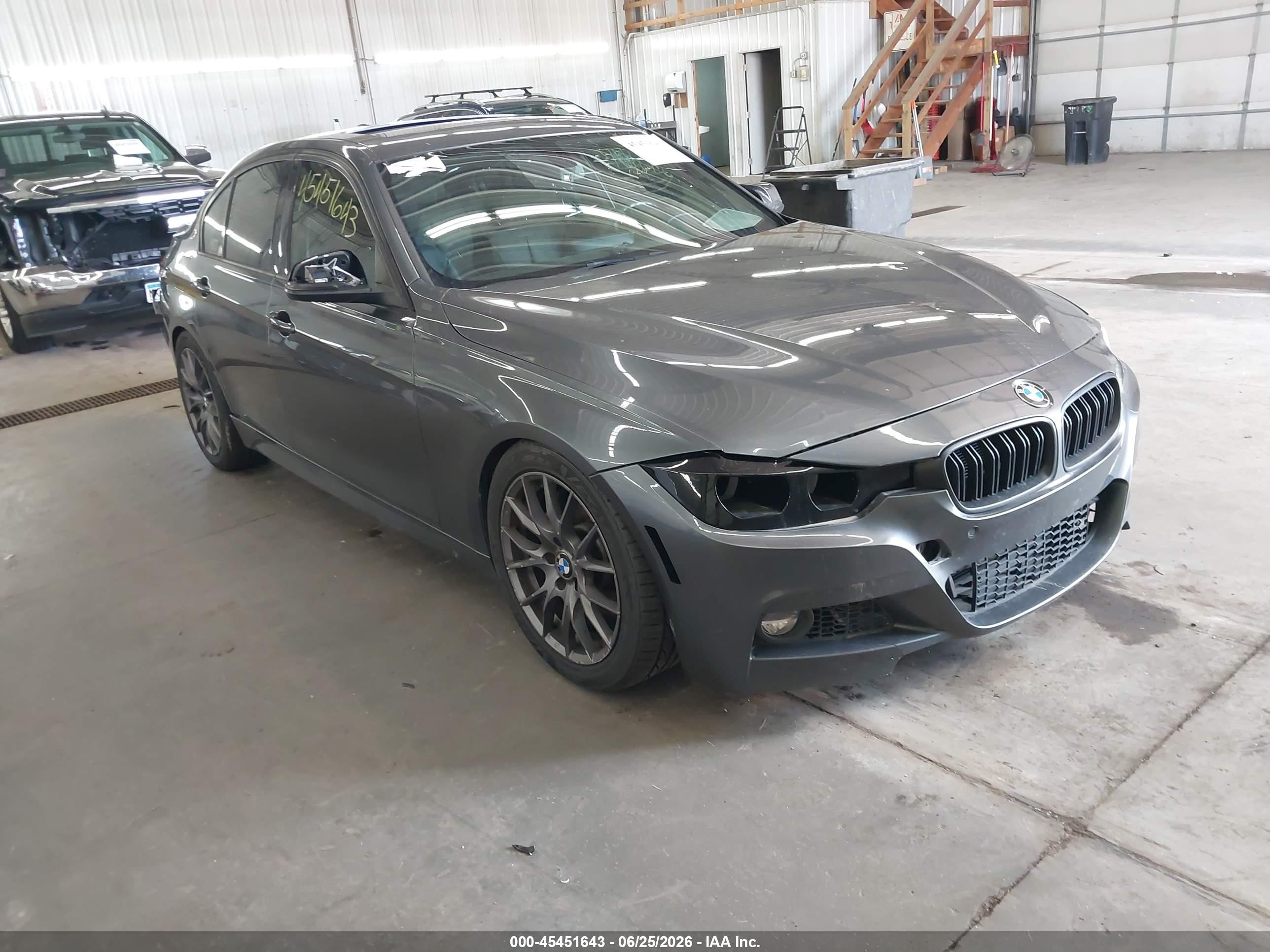 2016 BMW 3 Series VIN WBA8B7C54GK702993 — IAAI salvage auction photo