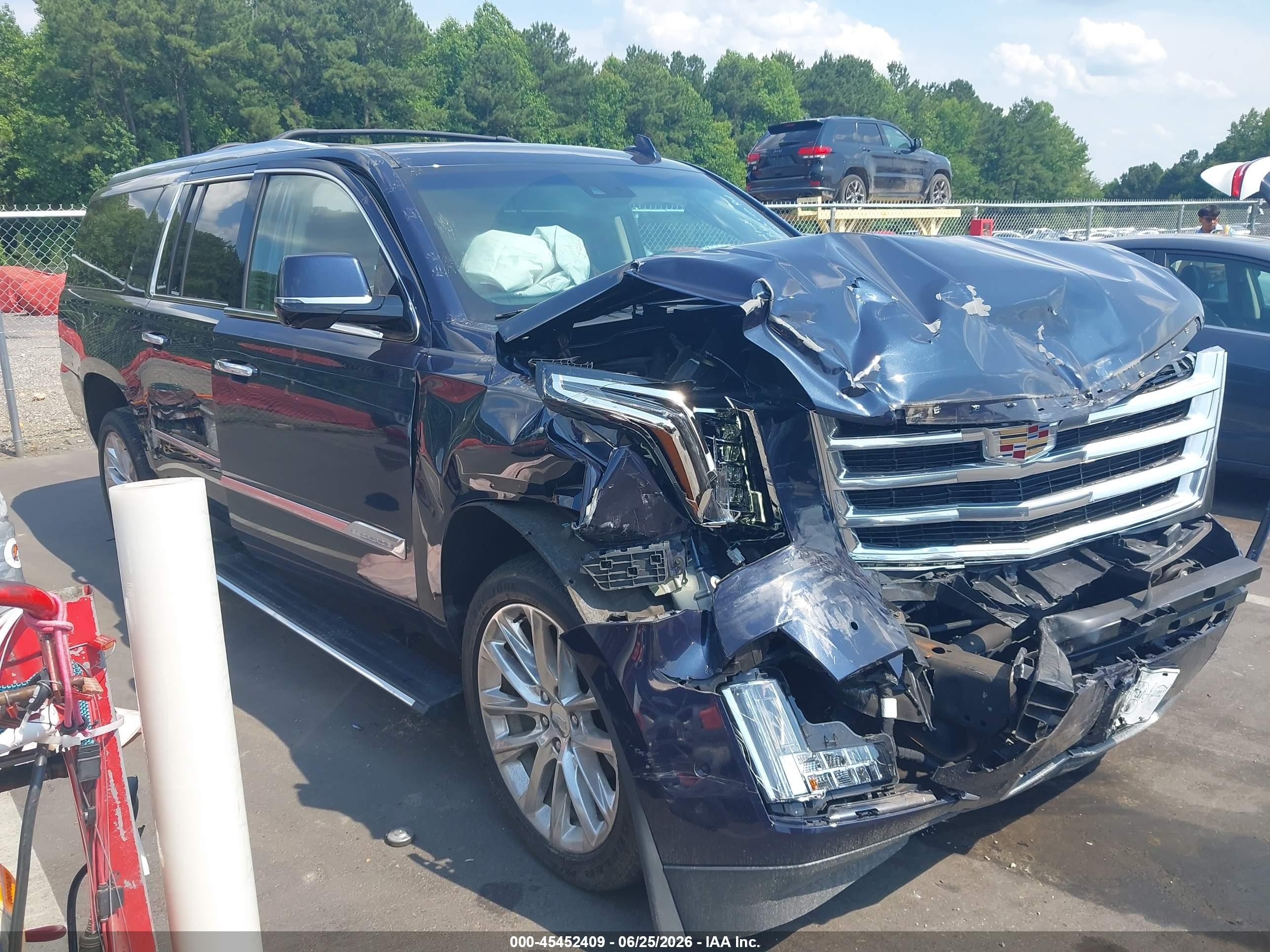 2019 Cadillac Escalade ESV VIN 1GYS4JKJ1KR168019 — IAAI salvage auction photo