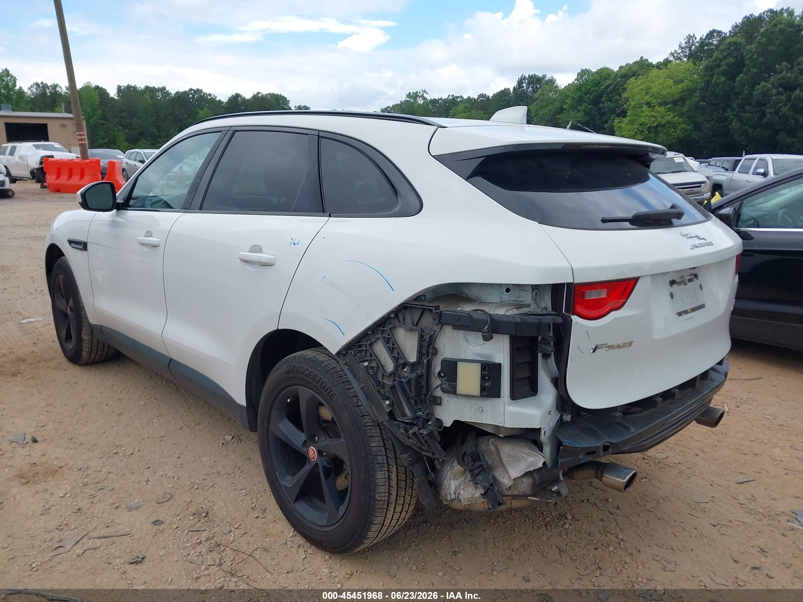 2017 Jaguar F-pace VIN SADCJ2BV4HA494971 IAAI salvage auction — Rear End, Salvage (North Carolina), sold $4,250 on 2026-09-13 (photo 3)