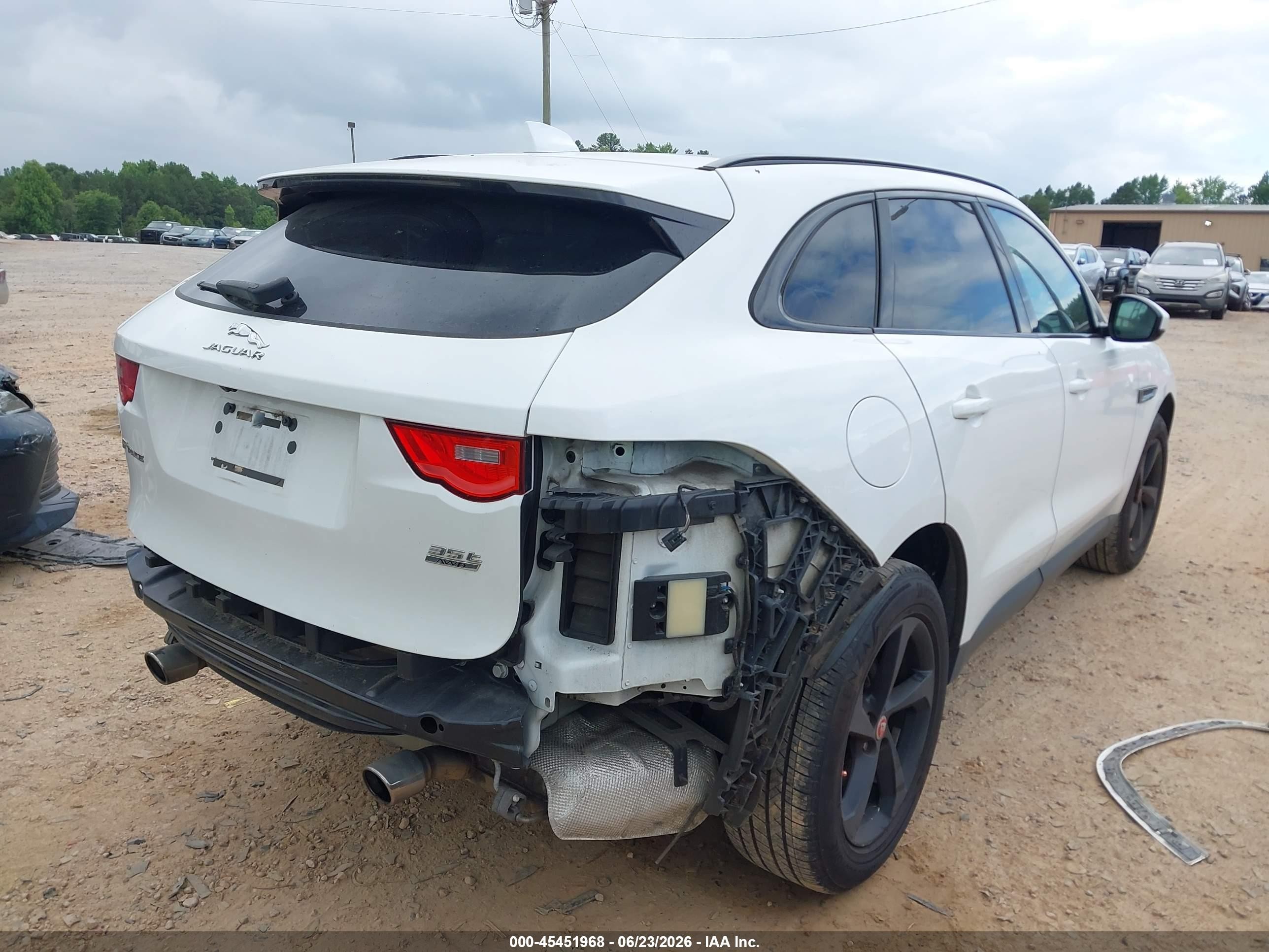 2017 Jaguar F-pace VIN SADCJ2BV4HA494971 IAAI salvage auction — Rear End, Salvage (North Carolina), sold $4,250 on 2026-09-13 (photo 4)
