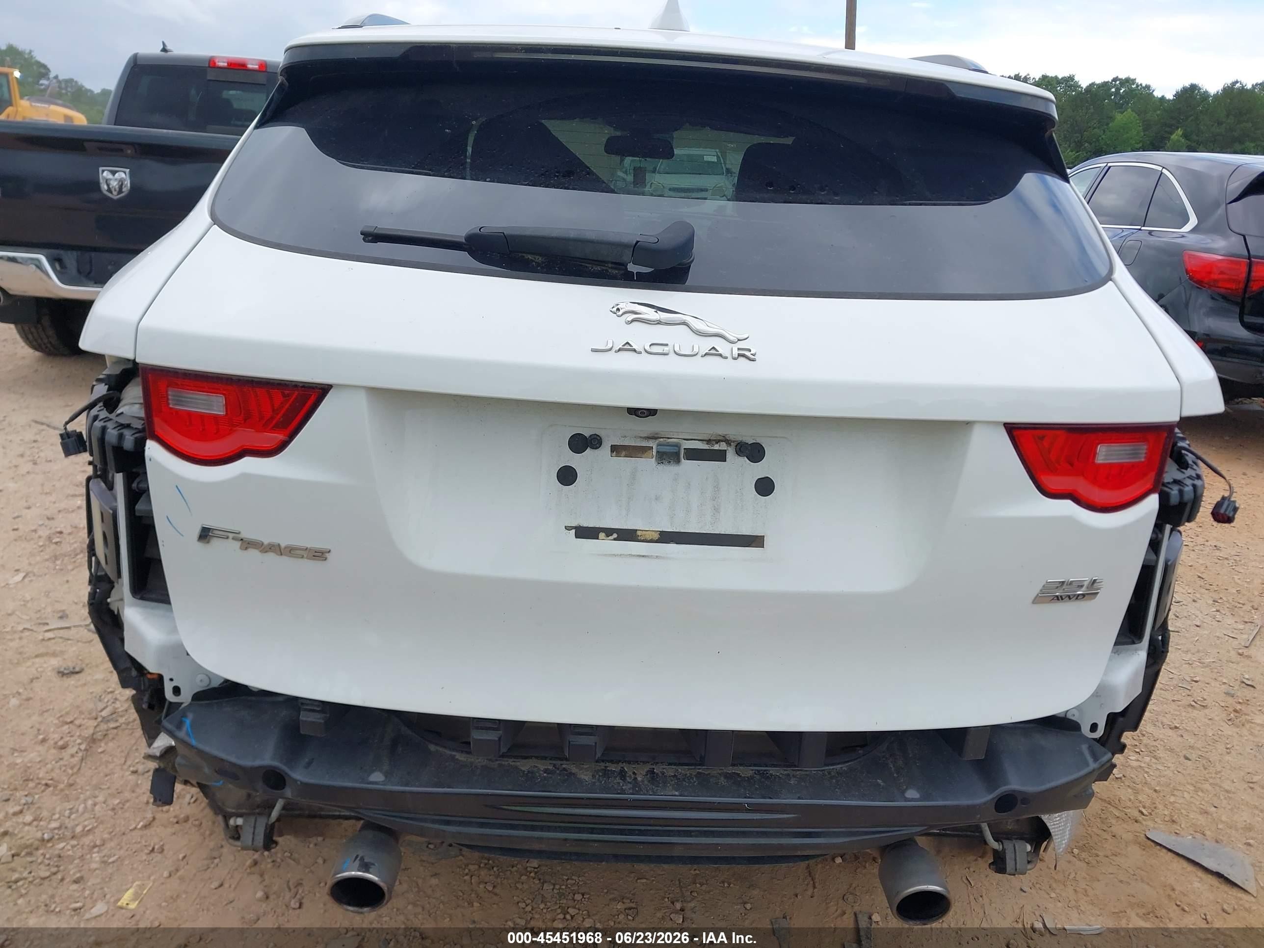 2017 Jaguar F-pace VIN SADCJ2BV4HA494971 IAAI salvage auction — Rear End, Salvage (North Carolina), sold $4,250 on 2026-09-13 (photo 6)