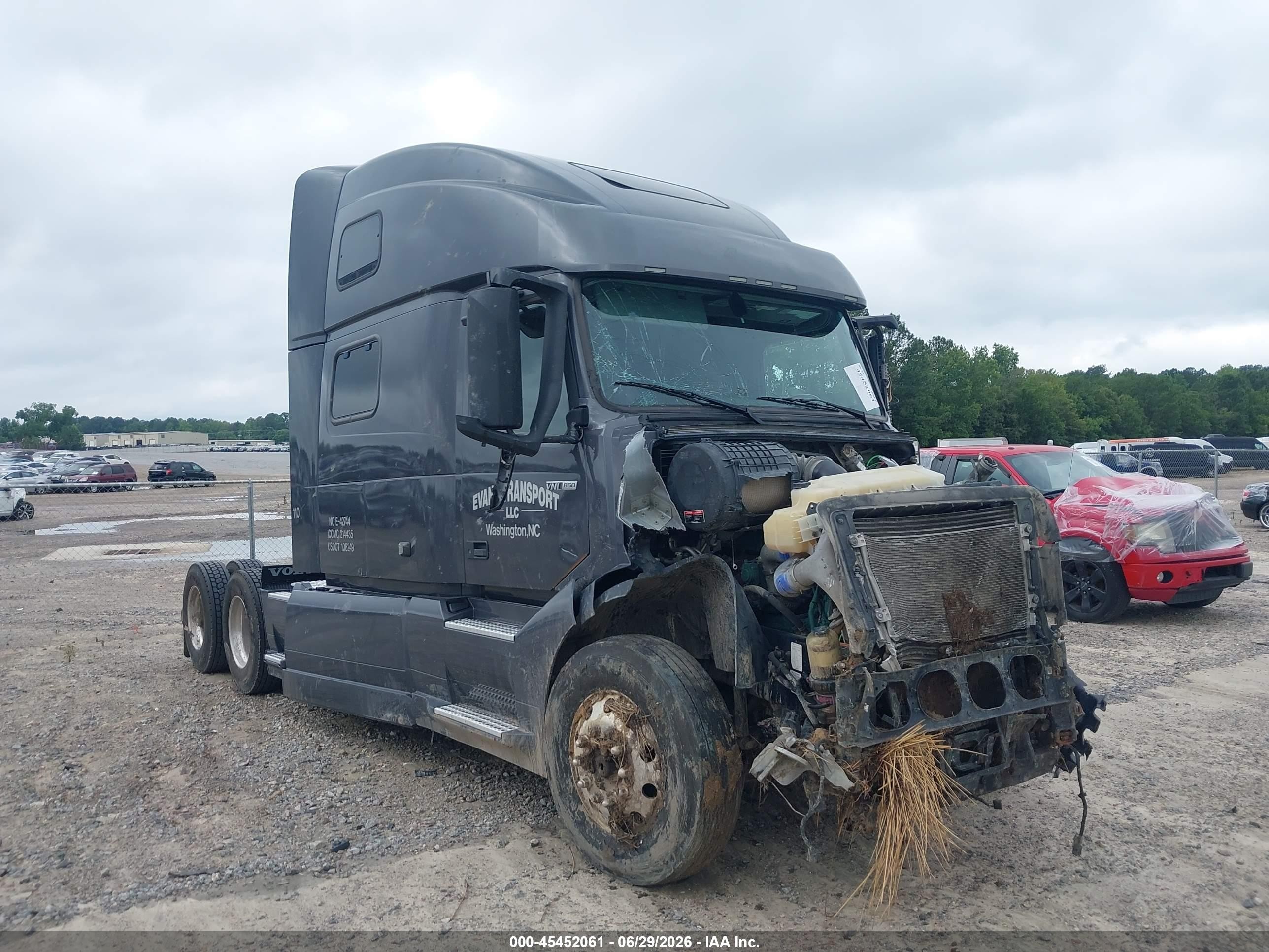 2022 Volvo VNL VIN 4V4NC9EH3NN283458 — IAAI salvage auction photo
