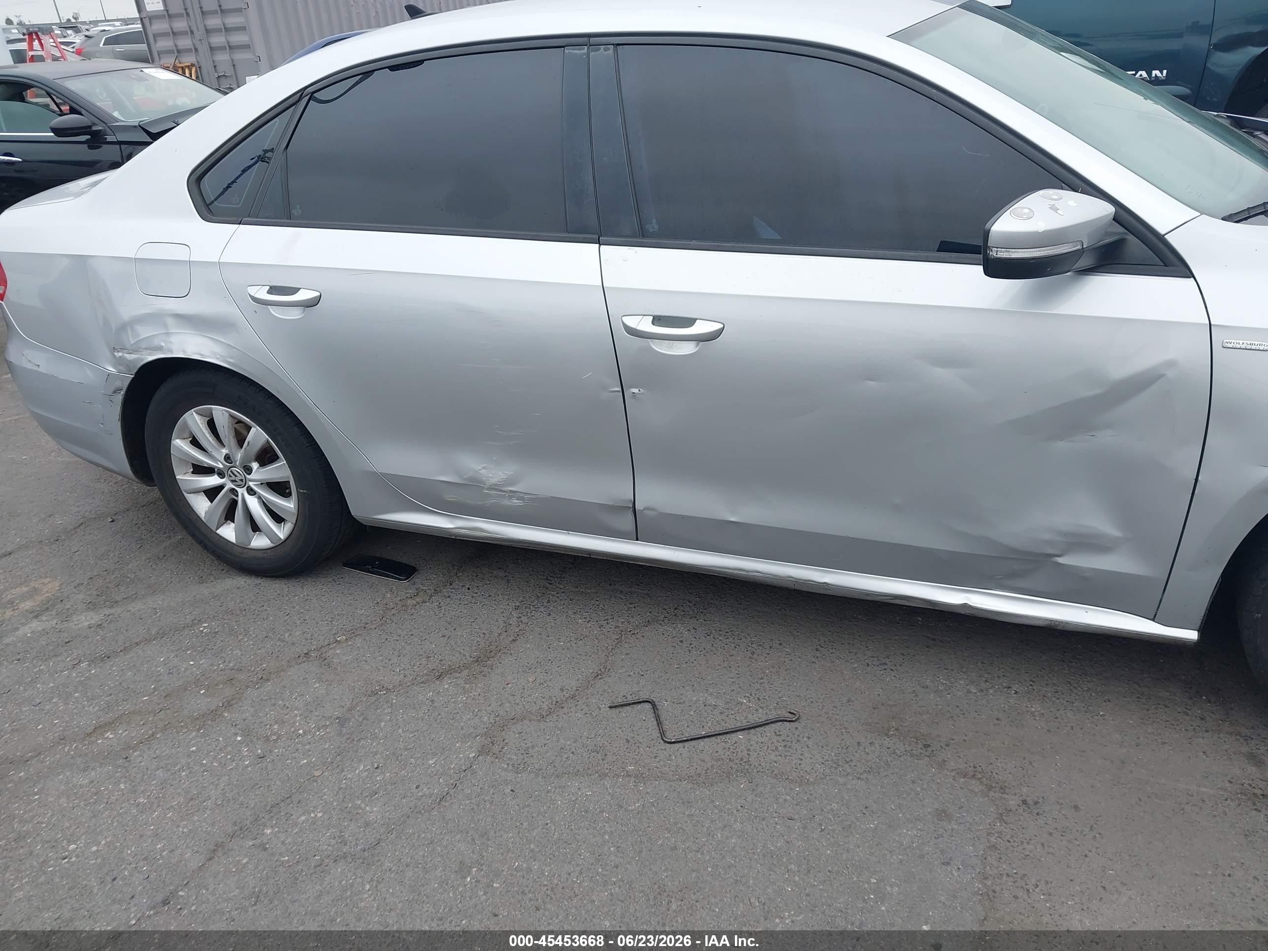2015 Volkswagen Passat VIN 1VWAT7A31FC010831 IAAI salvage auction — Normal Wear, Clear - Dealer Only (California), sold $1,050 on 2026-07-08 (photo 6)