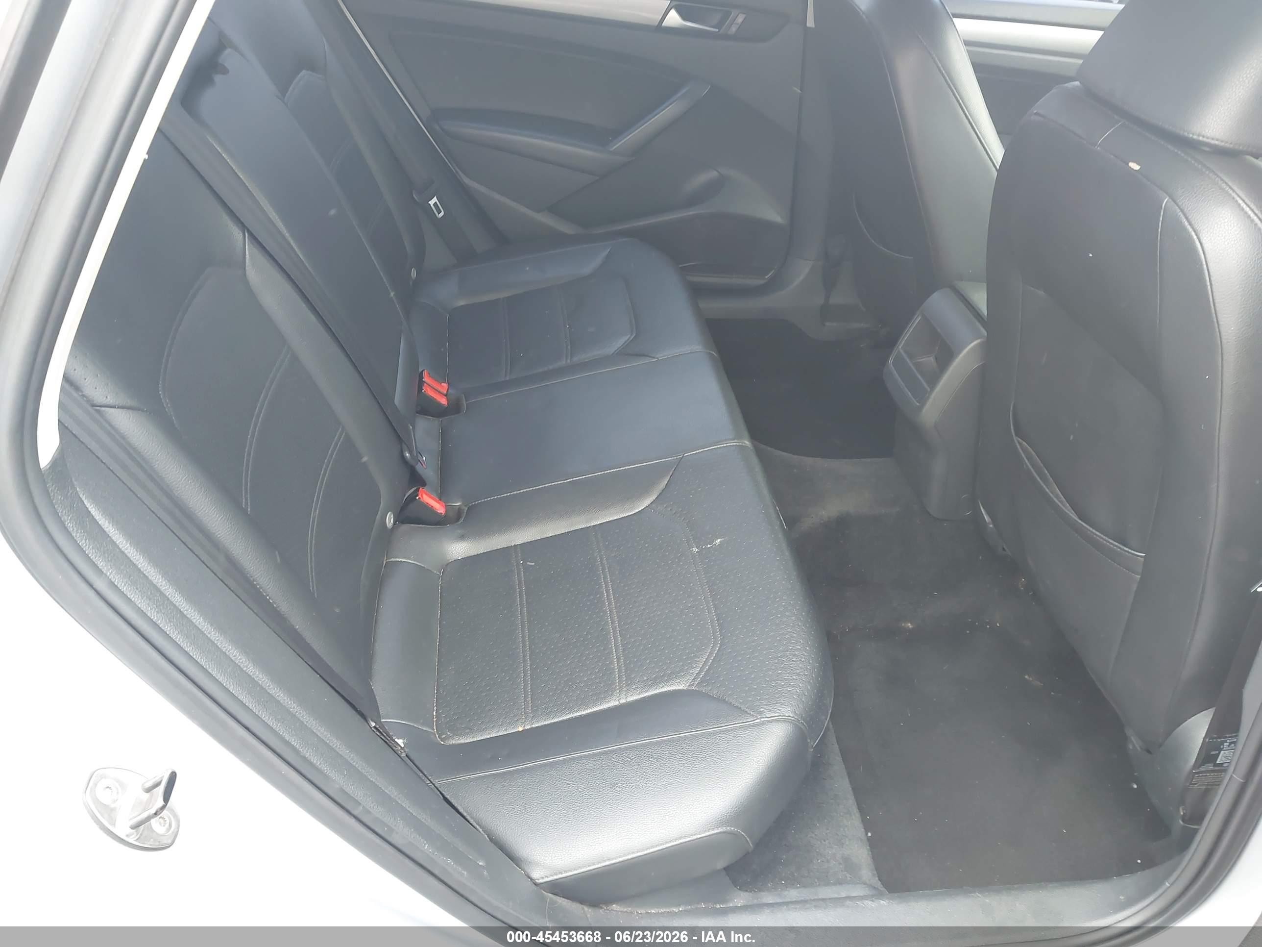 2015 Volkswagen Passat VIN 1VWAT7A31FC010831 IAAI salvage auction — Normal Wear, Clear - Dealer Only (California), sold $1,050 on 2026-07-08 (photo 8)