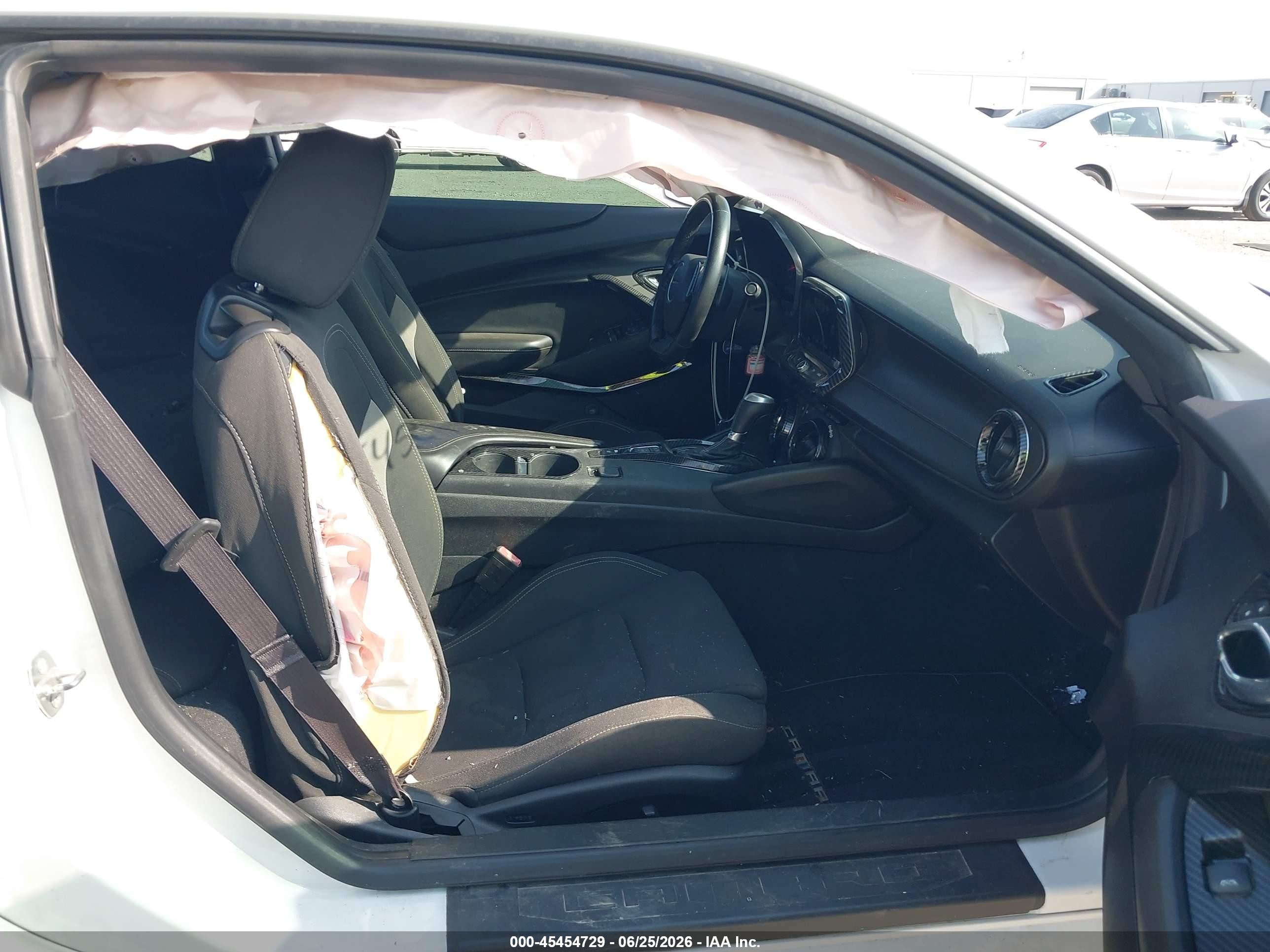 2017 Chevrolet Camaro VIN 1G1FF1R7XH0165556 IAAI salvage auction — Rear End, Wait Title, sold $7,200 on 2026-09-20 (photo 5)