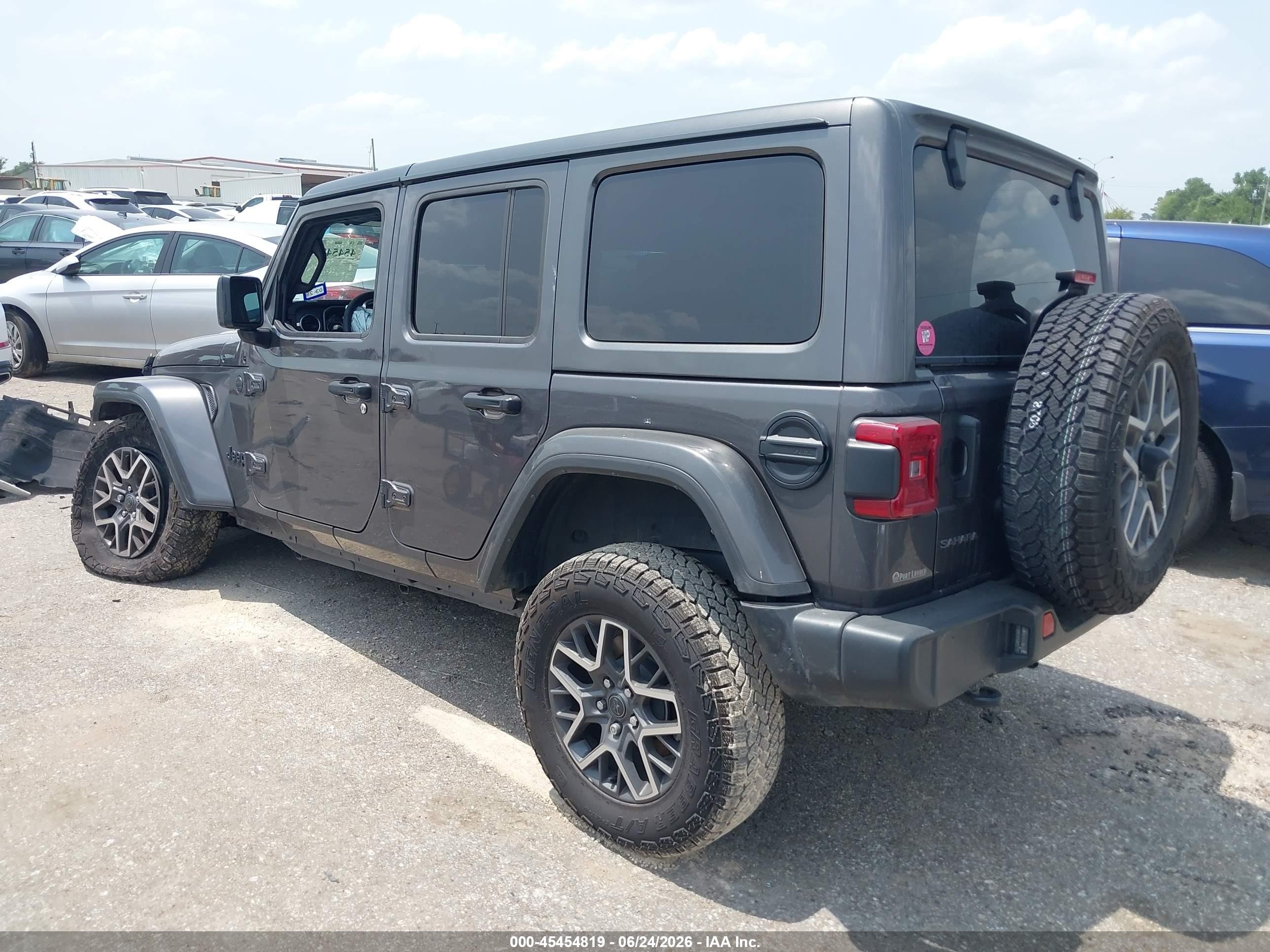 2025 Jeep Wrangler / VIN 1C4PJXEG2SW567949 IAAI salvage auction — Unknown, Original (Texas), sold $14,000 on 2026-09-11 (photo 3)
