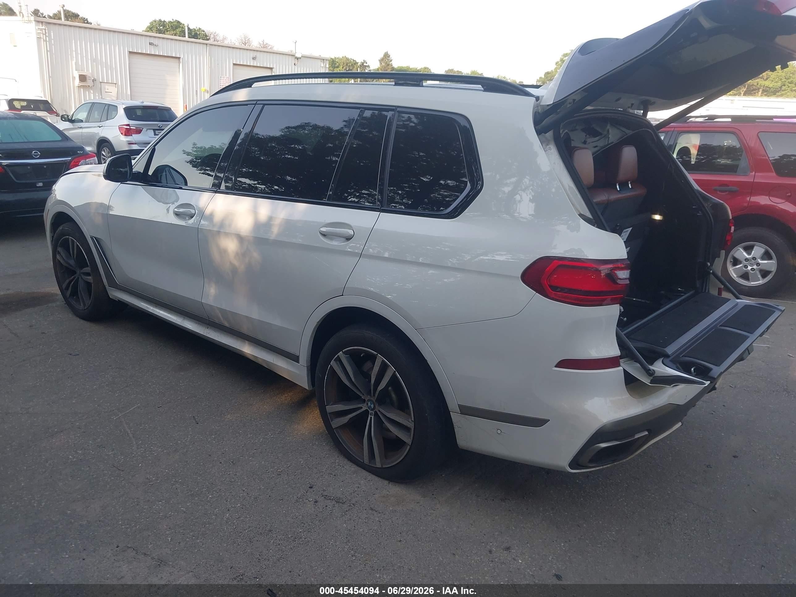 2021 BMW X7 VIN 5UXCX6C01M9E61735 IAAI salvage auction — Theft, Salvage (Pennsylvania), sold $22,950 on 2026-08-18 (photo 3)