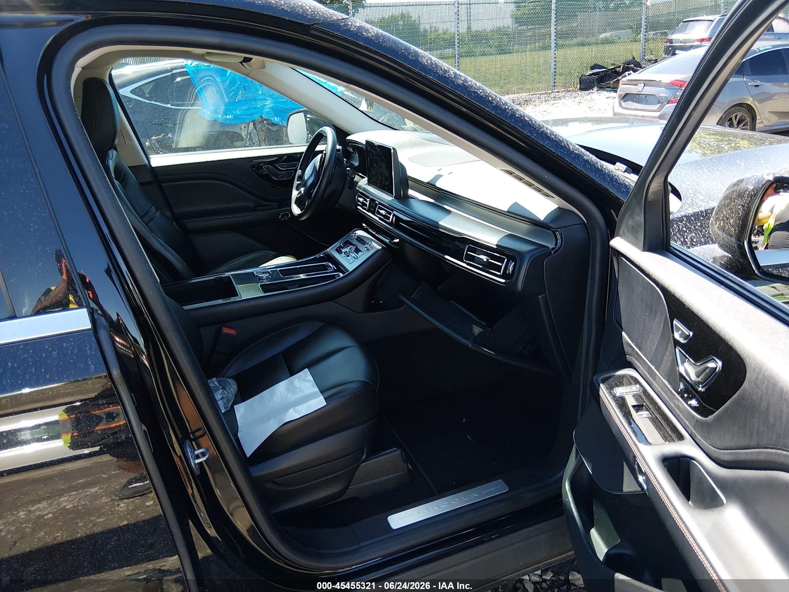 2022 Lincoln Aviator VIN 5LM5J0XC8NGL14652 IAAI salvage auction — Front End, Salvage (Pennsylvania), sold $4,000 on 2026-09-10 (photo 5)