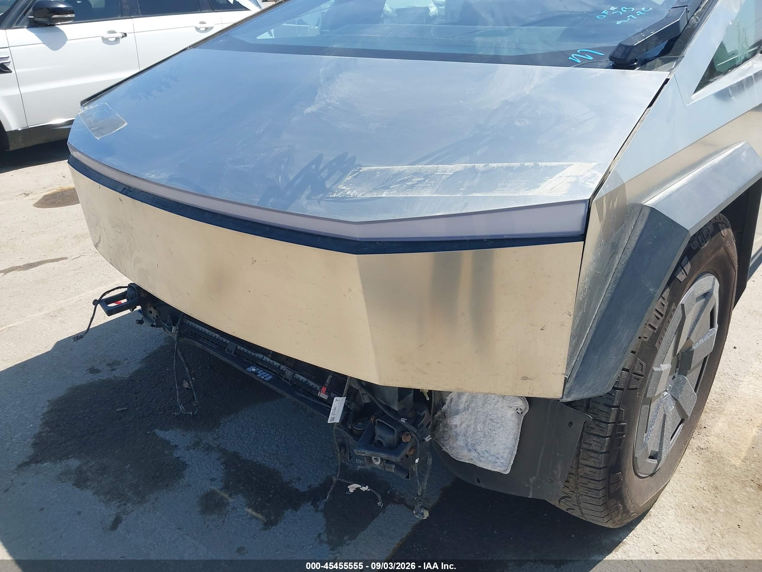 2024 Tesla Cybertruck VIN 7G2CEHED7RA032512 IAAI salvage auction — Front End, Salvage (California), sold $30,000 on 2026-09-06 (photo 6)