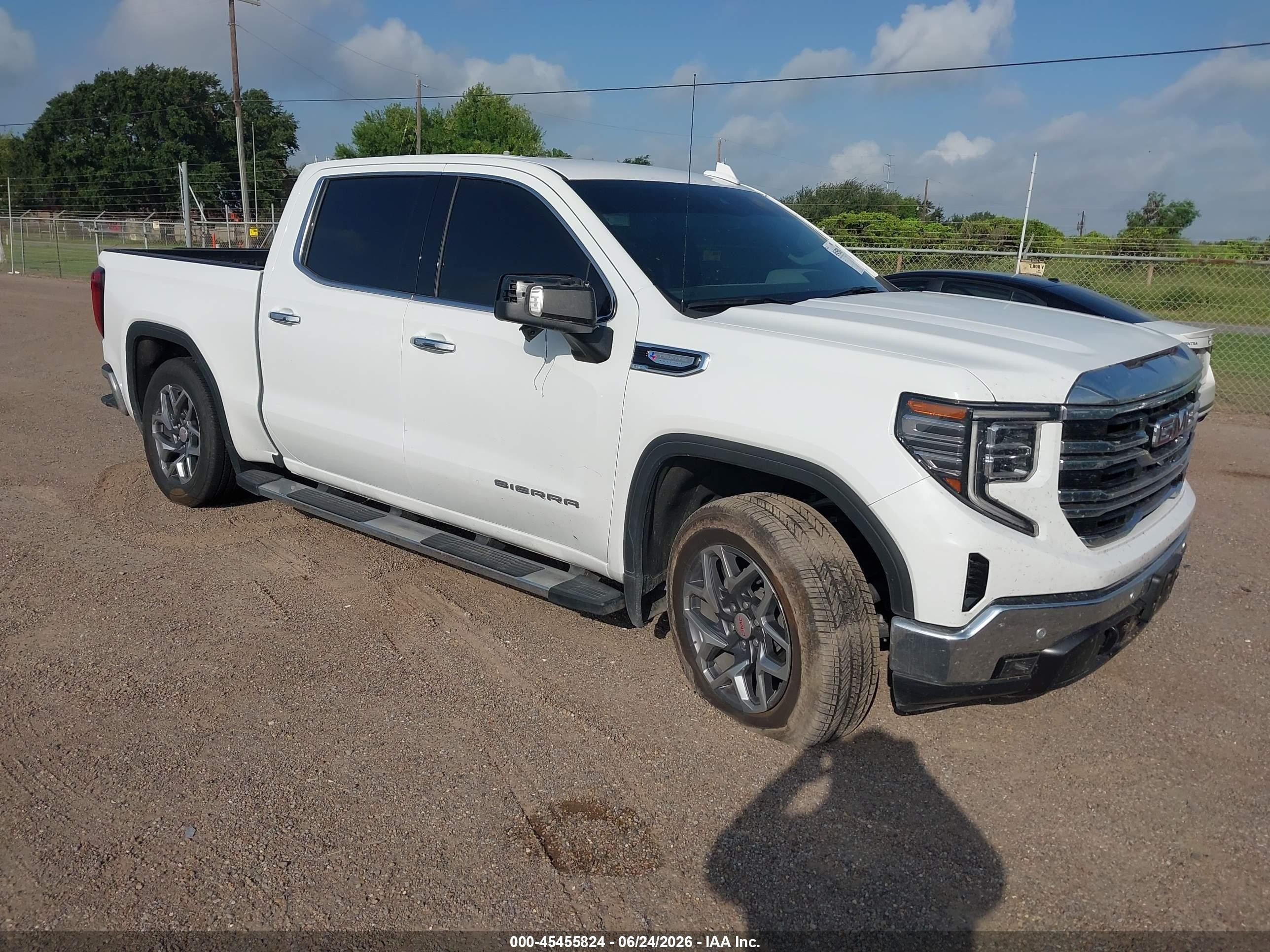 2026 GMC Sierra 1500 VIN 3GTPHDED7TG158930 — IAAI salvage auction photo