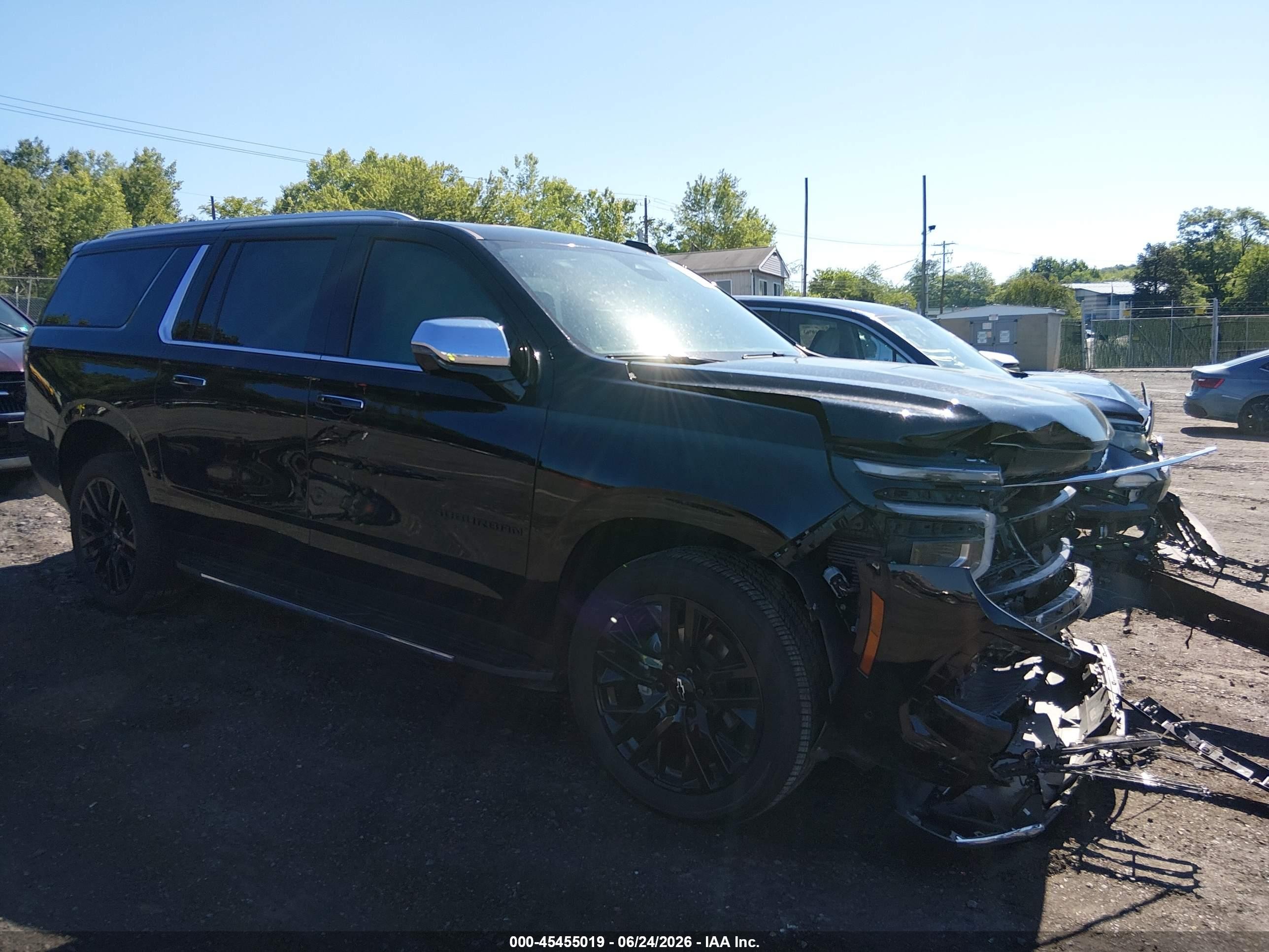 2025 Chevrolet Suburban VIN 1GNS6FRD7SR392450 — IAAI salvage auction photo