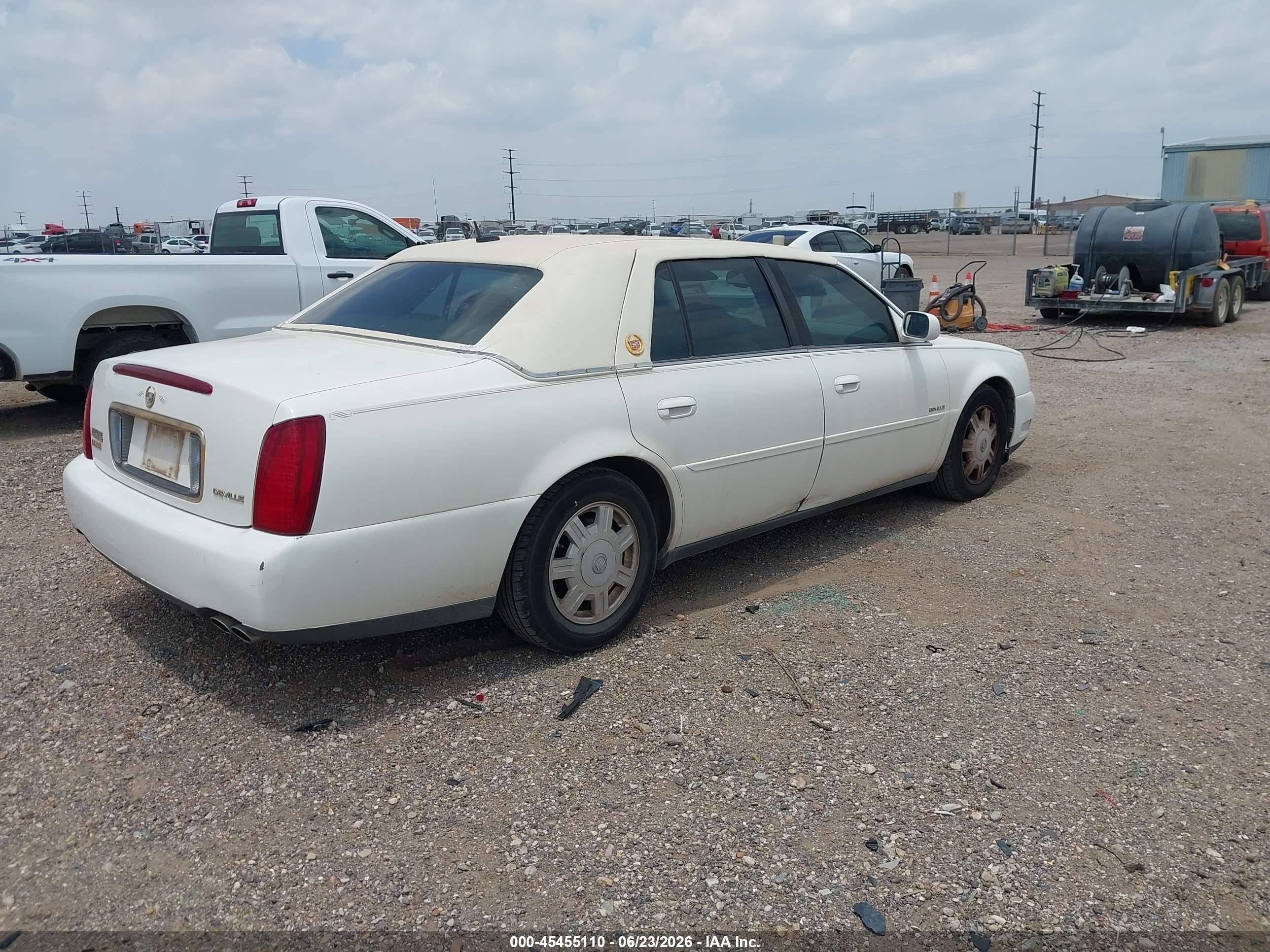 2005 Cadillac Deville VIN 1G6KD54Y15U267824 IAAI salvage auction — Side, Original (Texas), sold $525 on 2026-09-19 (photo 4)