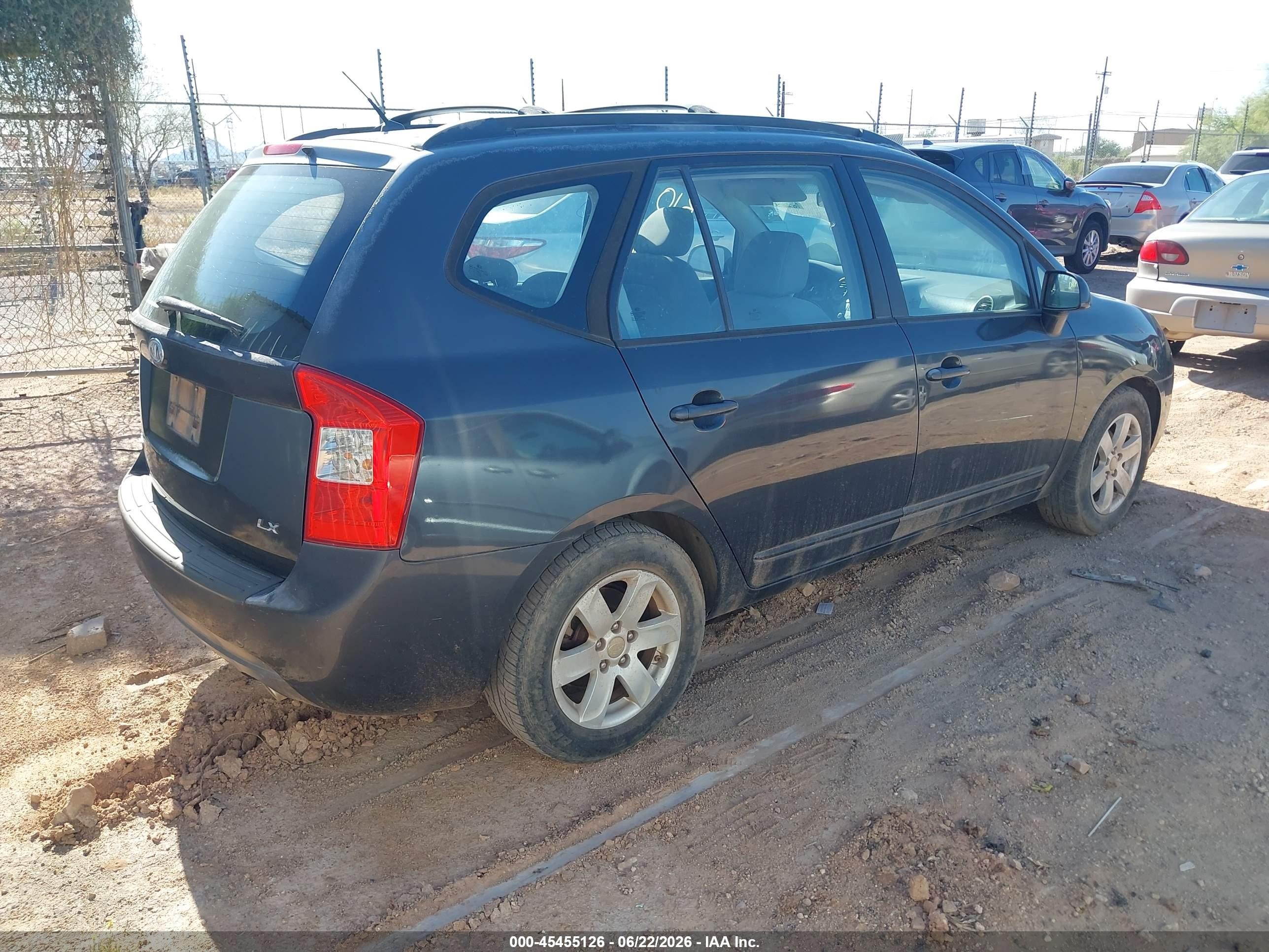2007 Kia Rondo VIN KNAFG525877067794 IAAI salvage auction — Normal Wear, Clear-Dealer Only (Arizona), sold $250 on 2026-07-02 (photo 4)