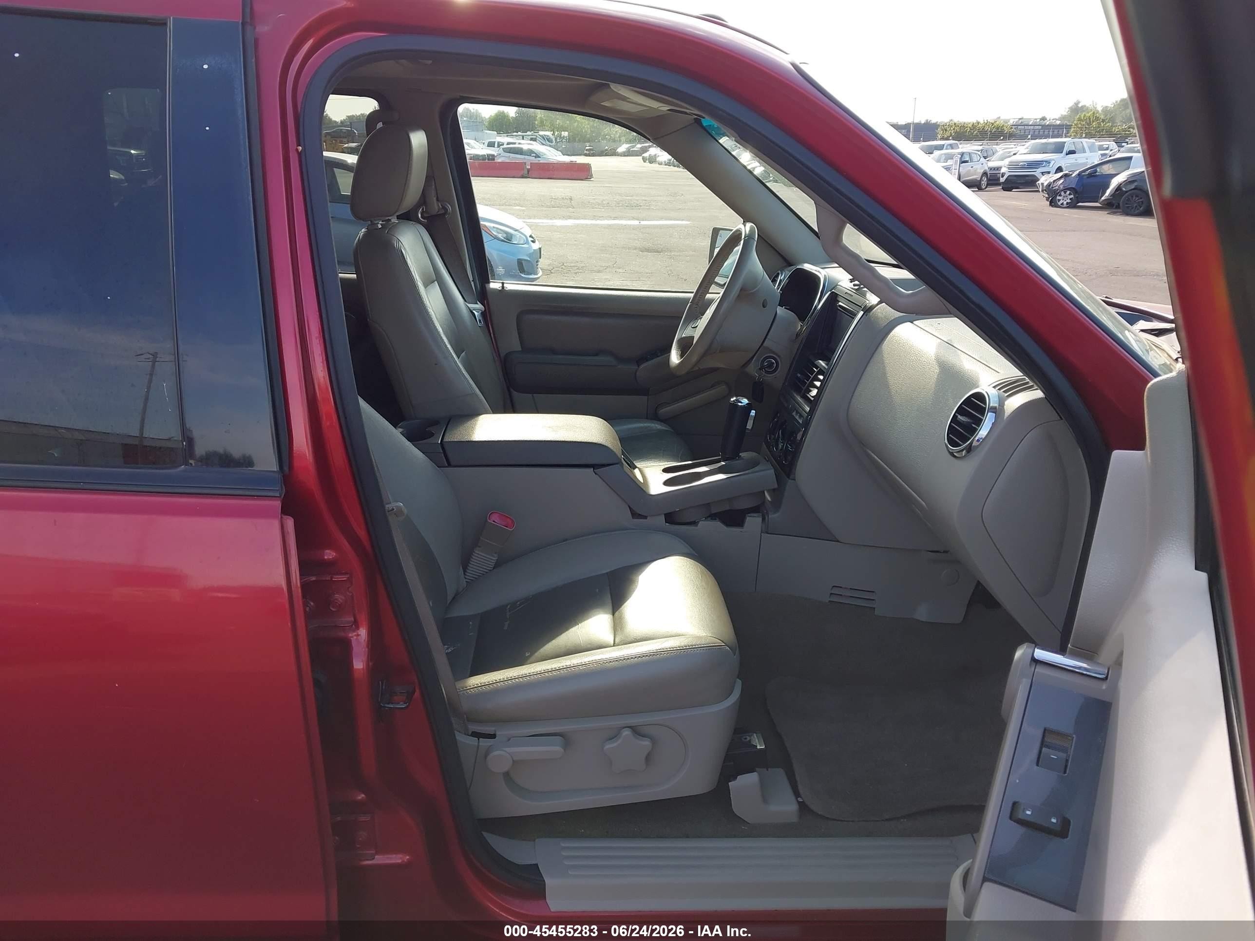 2007 Ford Explorer VIN 1FMEU73E77UA99165 IAAI salvage auction — Front End, Clear-Dealer Only (Oregon), sold $275 on 2026-07-02 (photo 5)