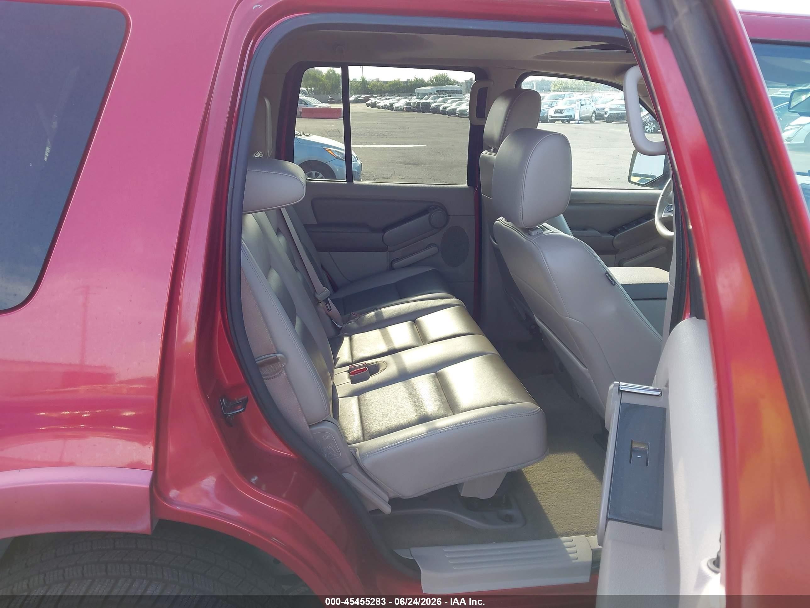 2007 Ford Explorer VIN 1FMEU73E77UA99165 IAAI salvage auction — Front End, Clear-Dealer Only (Oregon), sold $275 on 2026-07-02 (photo 8)