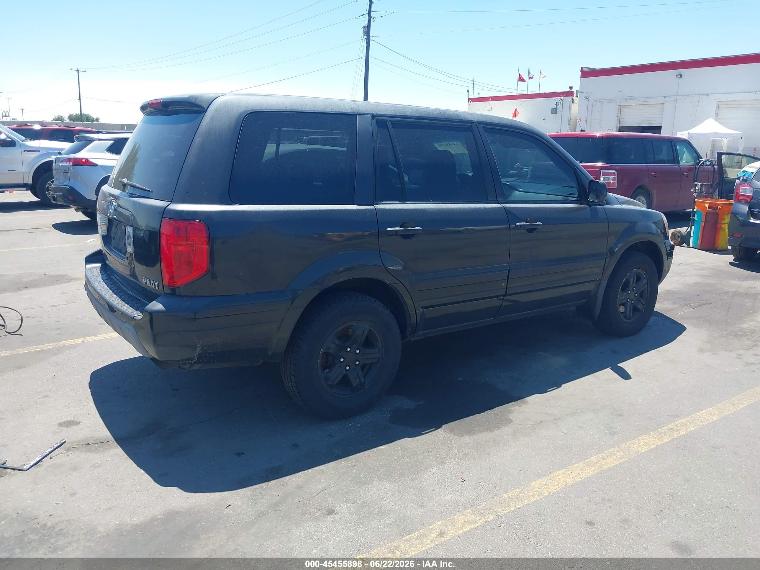 2005 Honda Pilot VIN 5FNYF18455B042929 IAAI salvage auction — Normal Wear, Clear (Utah), sold $350 on 2026-07-09 (photo 4)