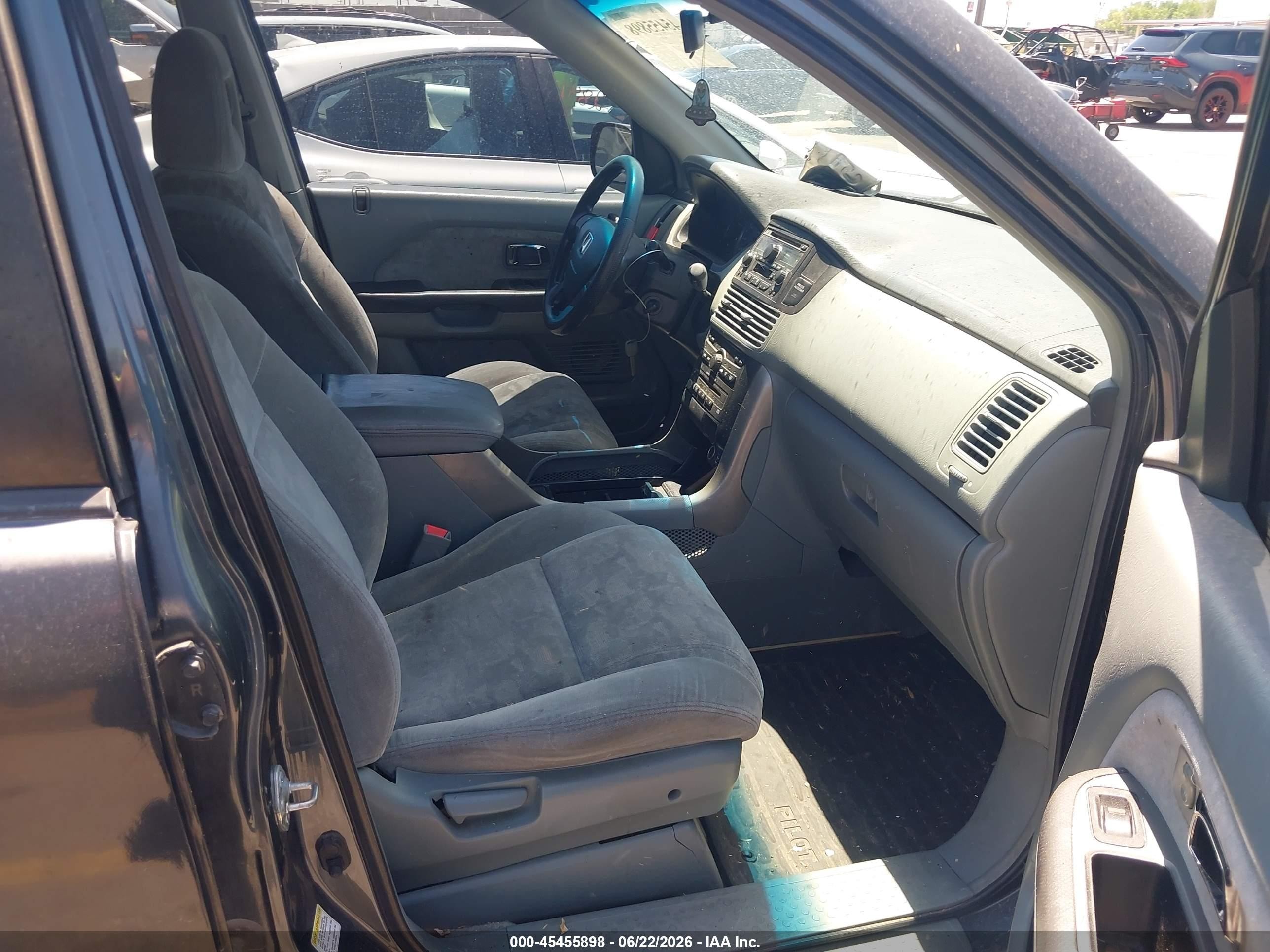 2005 Honda Pilot VIN 5FNYF18455B042929 IAAI salvage auction — Normal Wear, Clear (Utah), sold $350 on 2026-07-09 (photo 5)