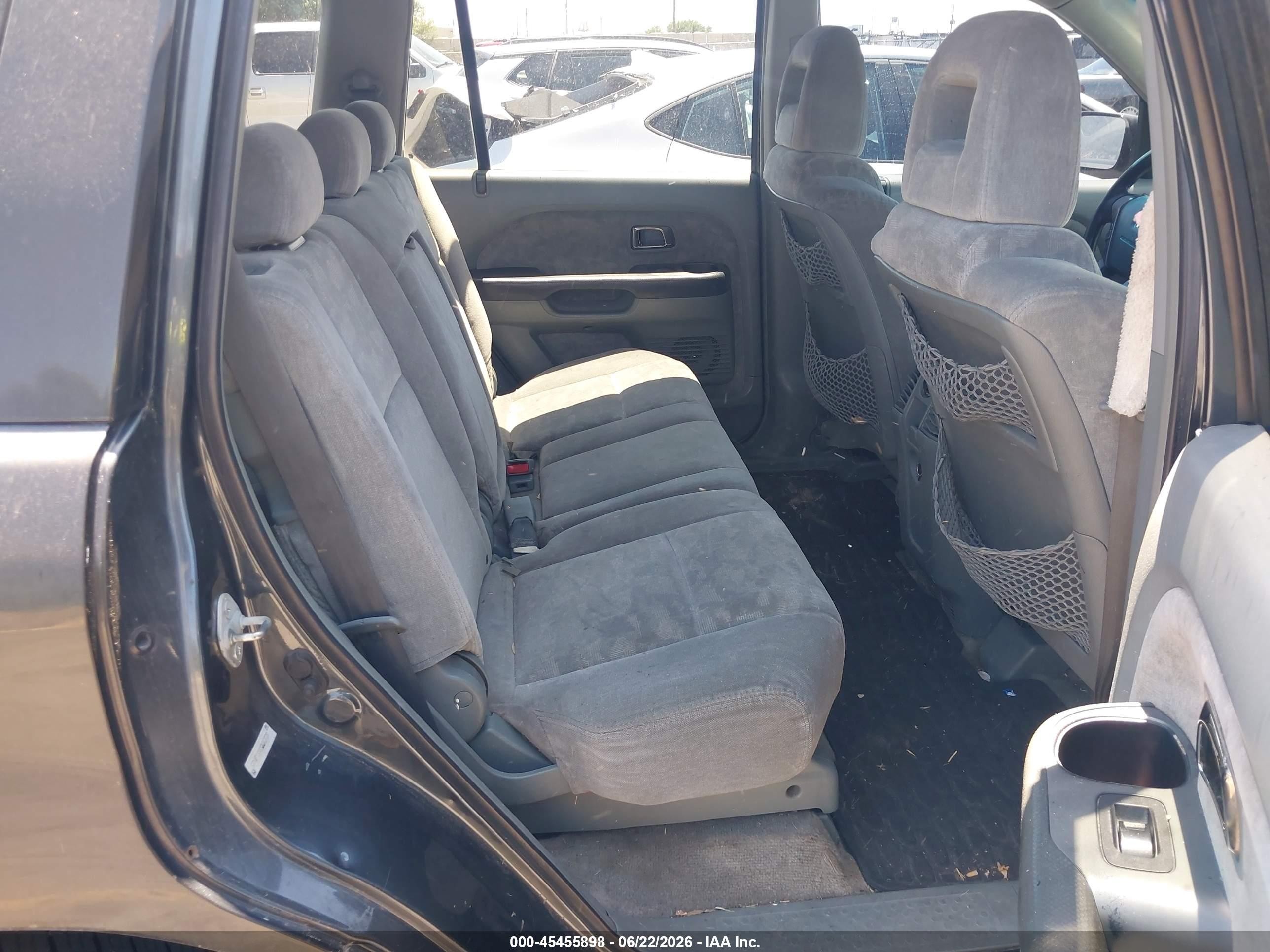 2005 Honda Pilot VIN 5FNYF18455B042929 IAAI salvage auction — Normal Wear, Clear (Utah), sold $350 on 2026-07-09 (photo 8)