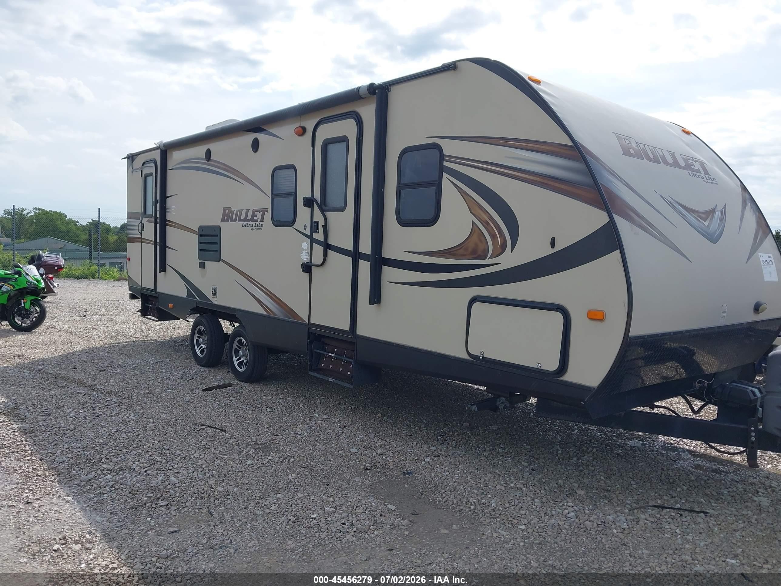 2014 Keystone Rv Bullet VIN 4YDT2722XED424197 IAAI salvage auction — Unknown, Salvage (Illinois), sold $1,800 on 2026-09-30 (photo 1)