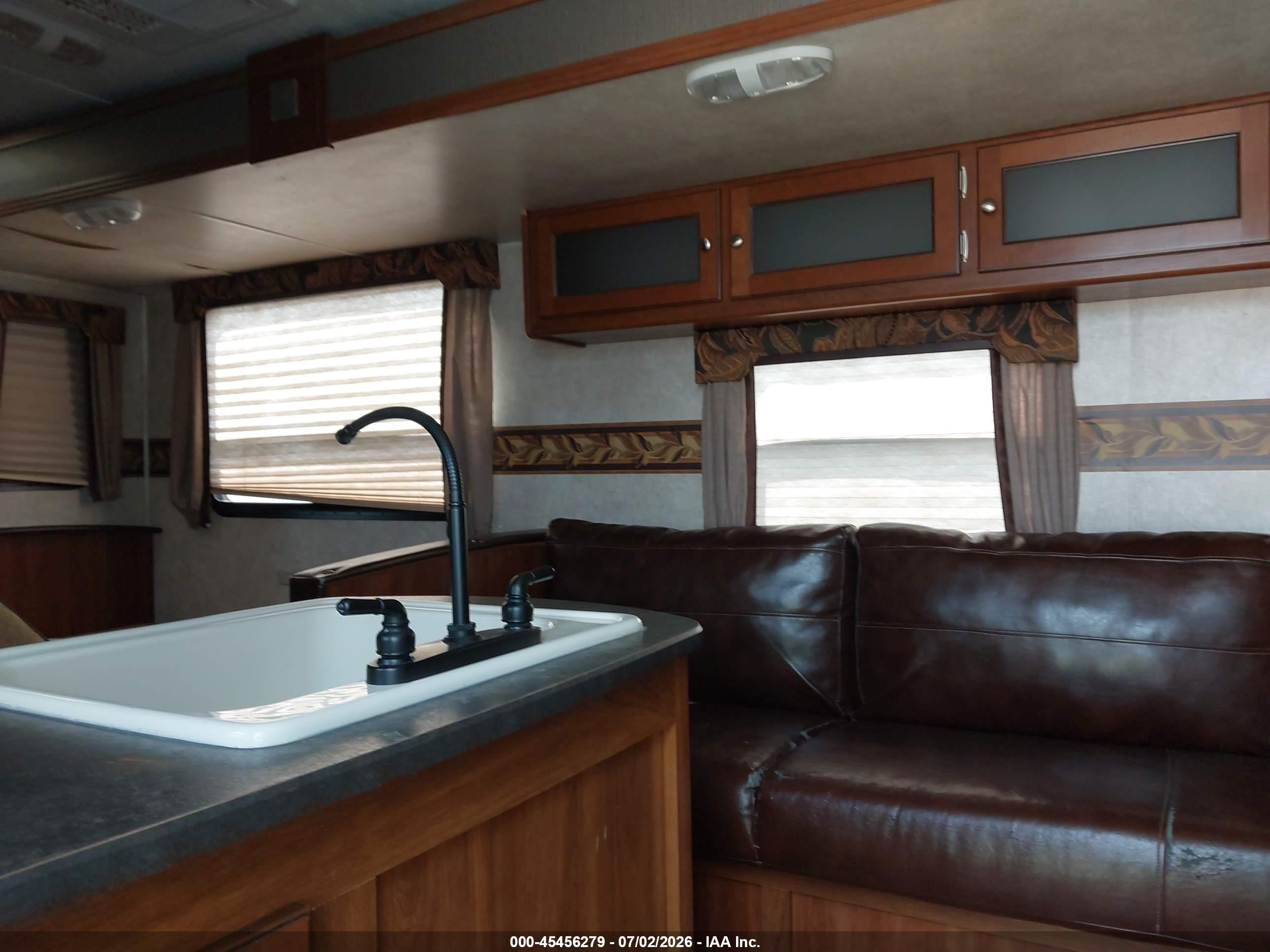 2014 Keystone Rv Bullet VIN 4YDT2722XED424197 IAAI salvage auction — Unknown, Salvage (Illinois), sold $1,800 on 2026-09-30 (photo 5)