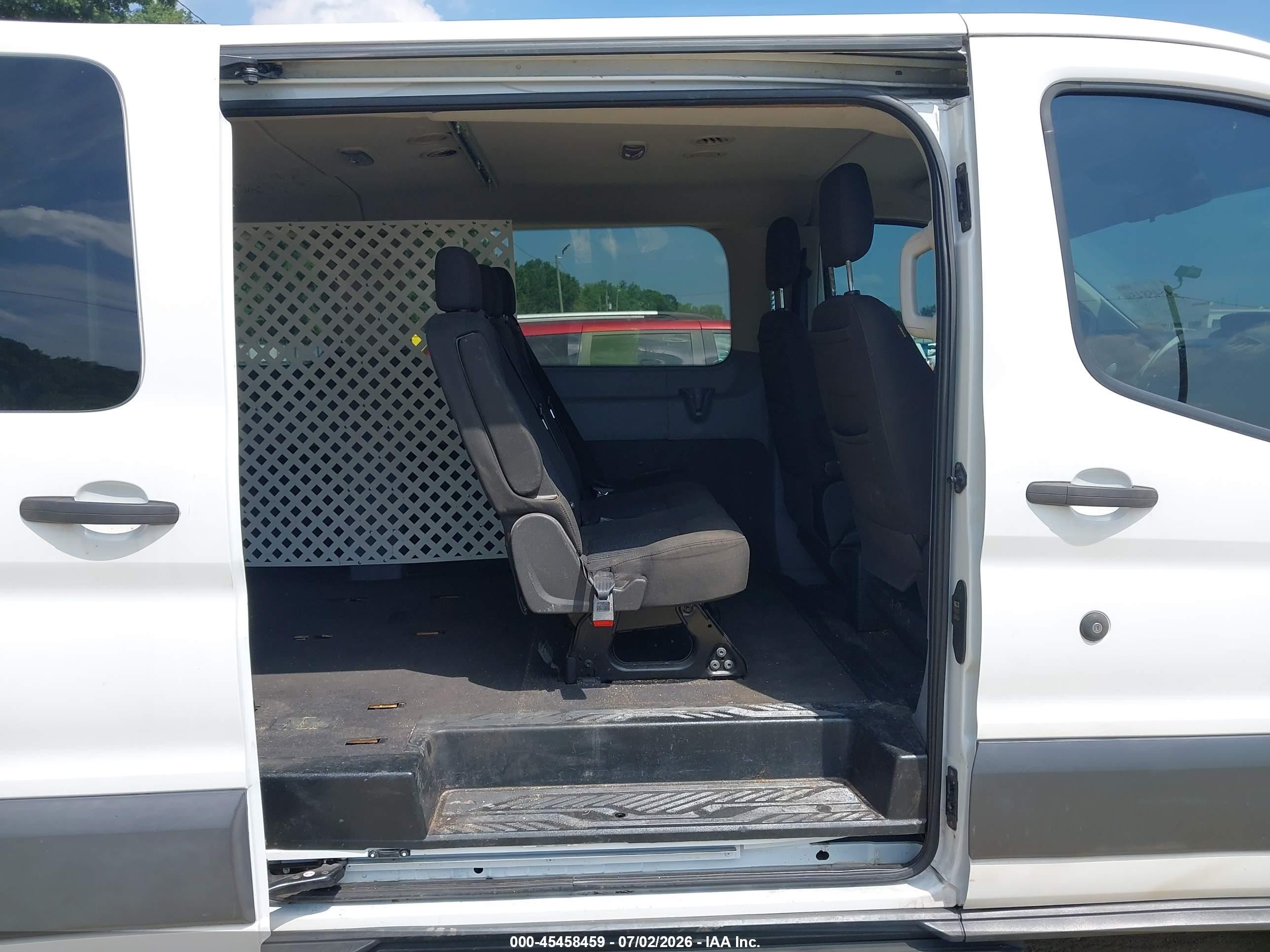 2017 Ford Transit-350 VIN 1FBZX2YMXHKA68588 IAAI salvage auction — Rear End, Salvage (Georgia), sold $4,550 on 2026-09-25 (photo 8)