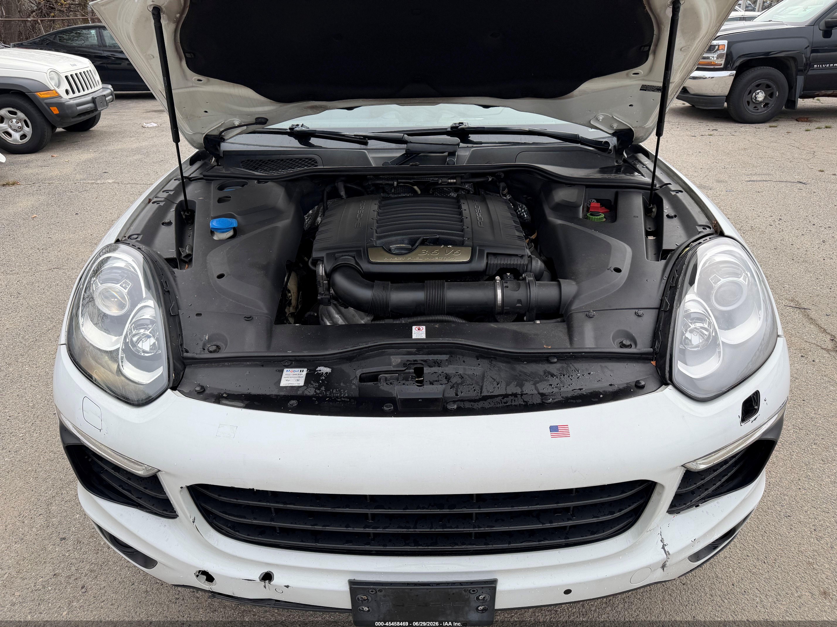 2018 Porsche Cayenne VIN WP1AA2A21JKA02261 IAAI salvage auction — Normal Wear, Clear (Indiana), sold $3,800 on 2026-07-01 (photo 9)