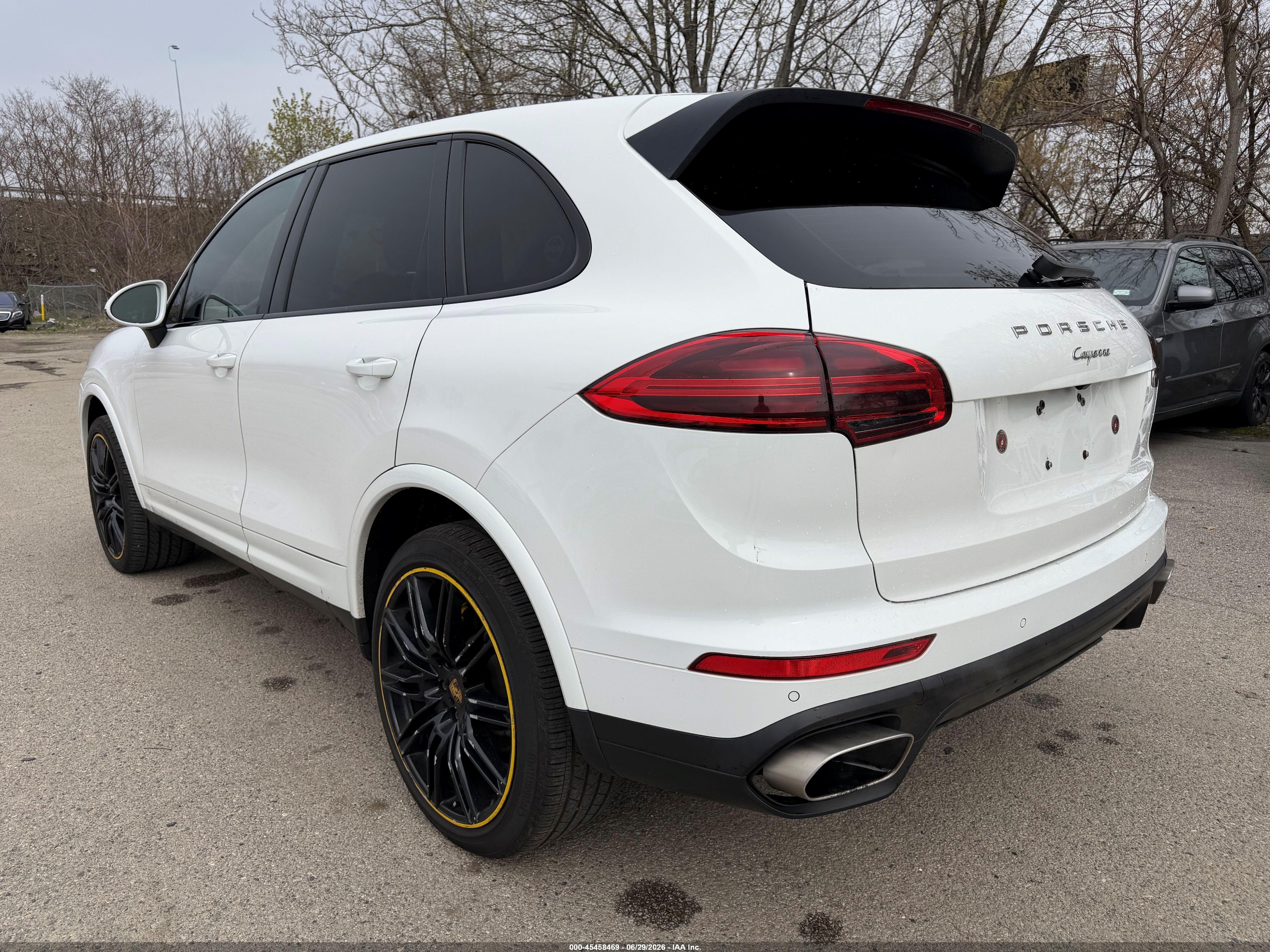 2018 Porsche Cayenne VIN WP1AA2A21JKA02261 IAAI salvage auction — Normal Wear, Clear (Indiana), sold $3,800 on 2026-07-01 (photo 3)